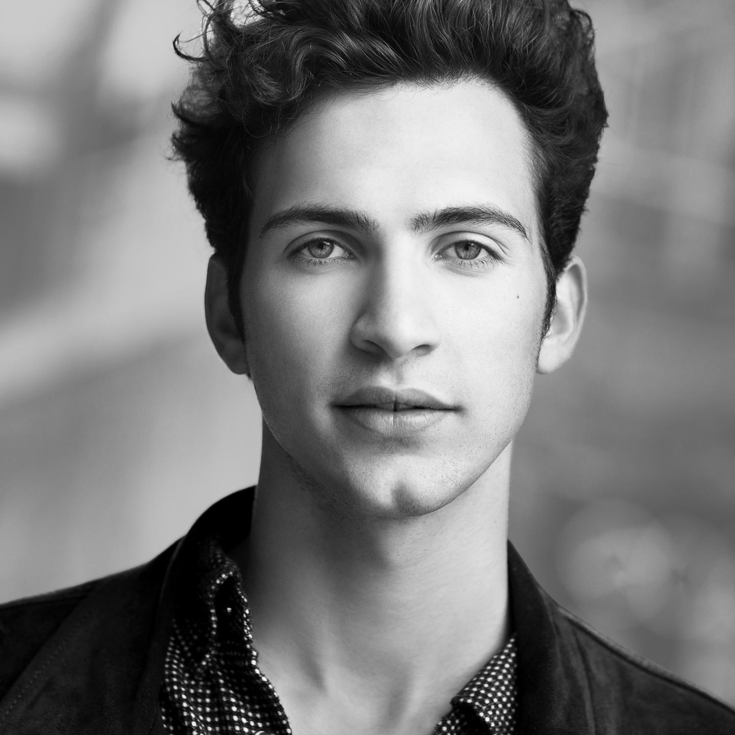 Barney Harrison as Mat Cauthon r/WoT