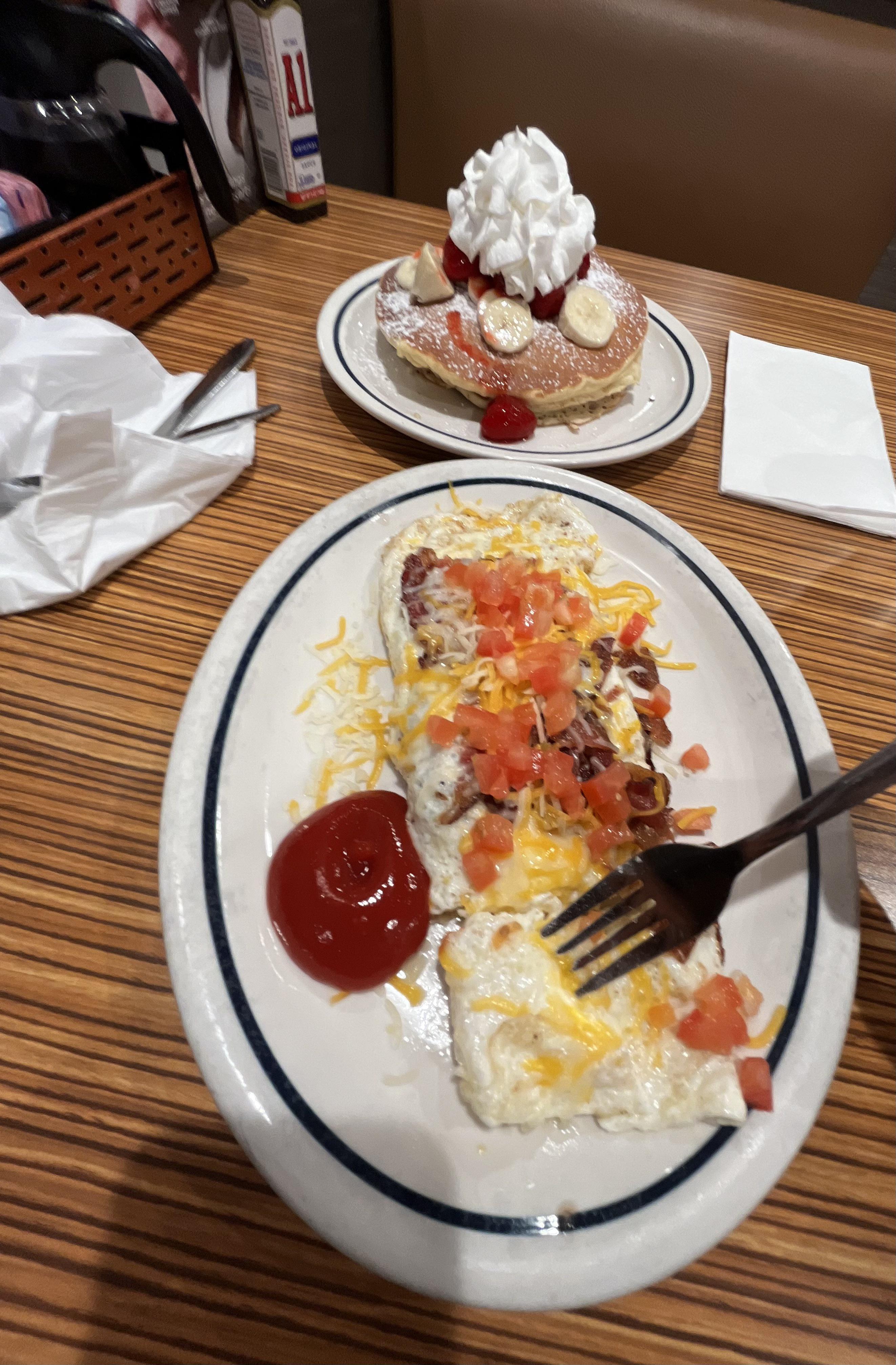 Egg White Omelette and Pancakes r/IHOP