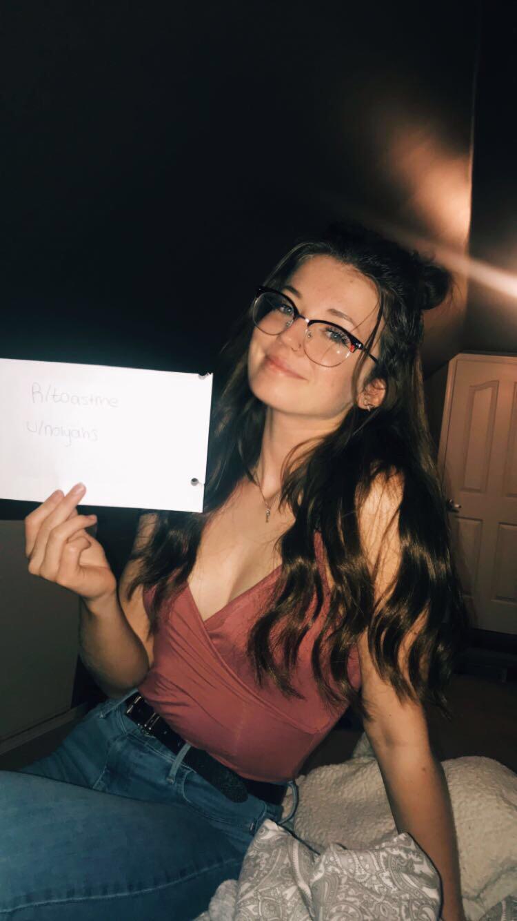 18f toast me for my birthday ) r/toastme