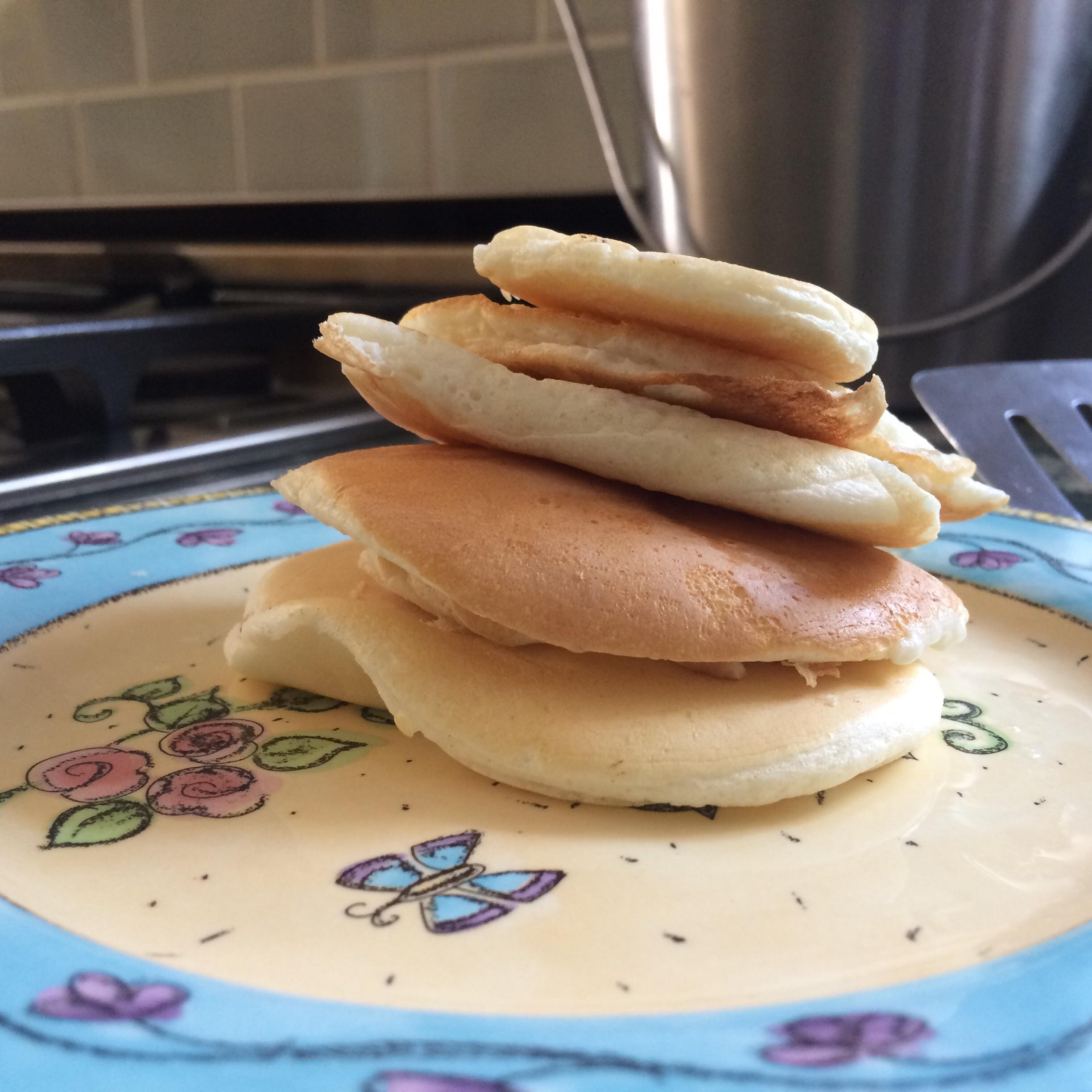 Craving pancakes but you don't want gross whey banana mush? Whip 2 egg