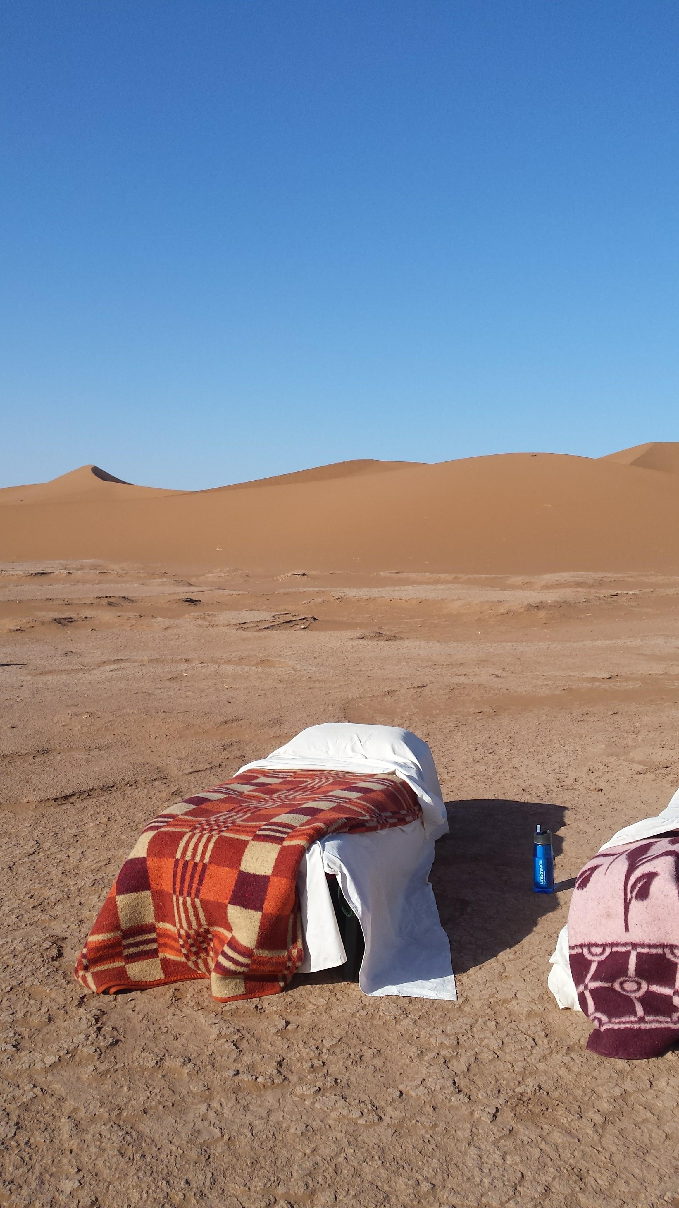 Sleeping under the stars in the Moroccan Sahara r/travel