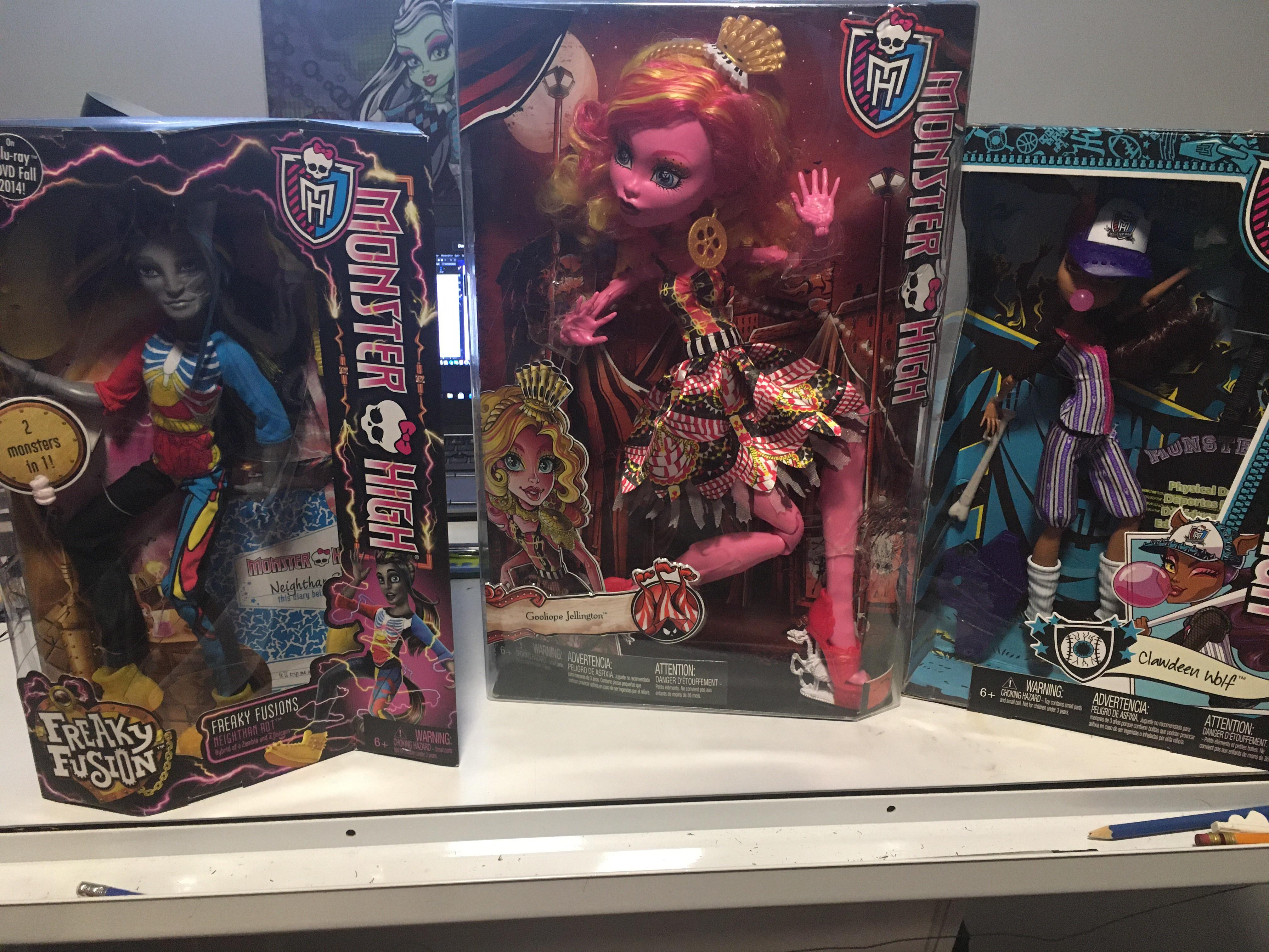 So I am going to sell these dolls, but I don’t know what price I should