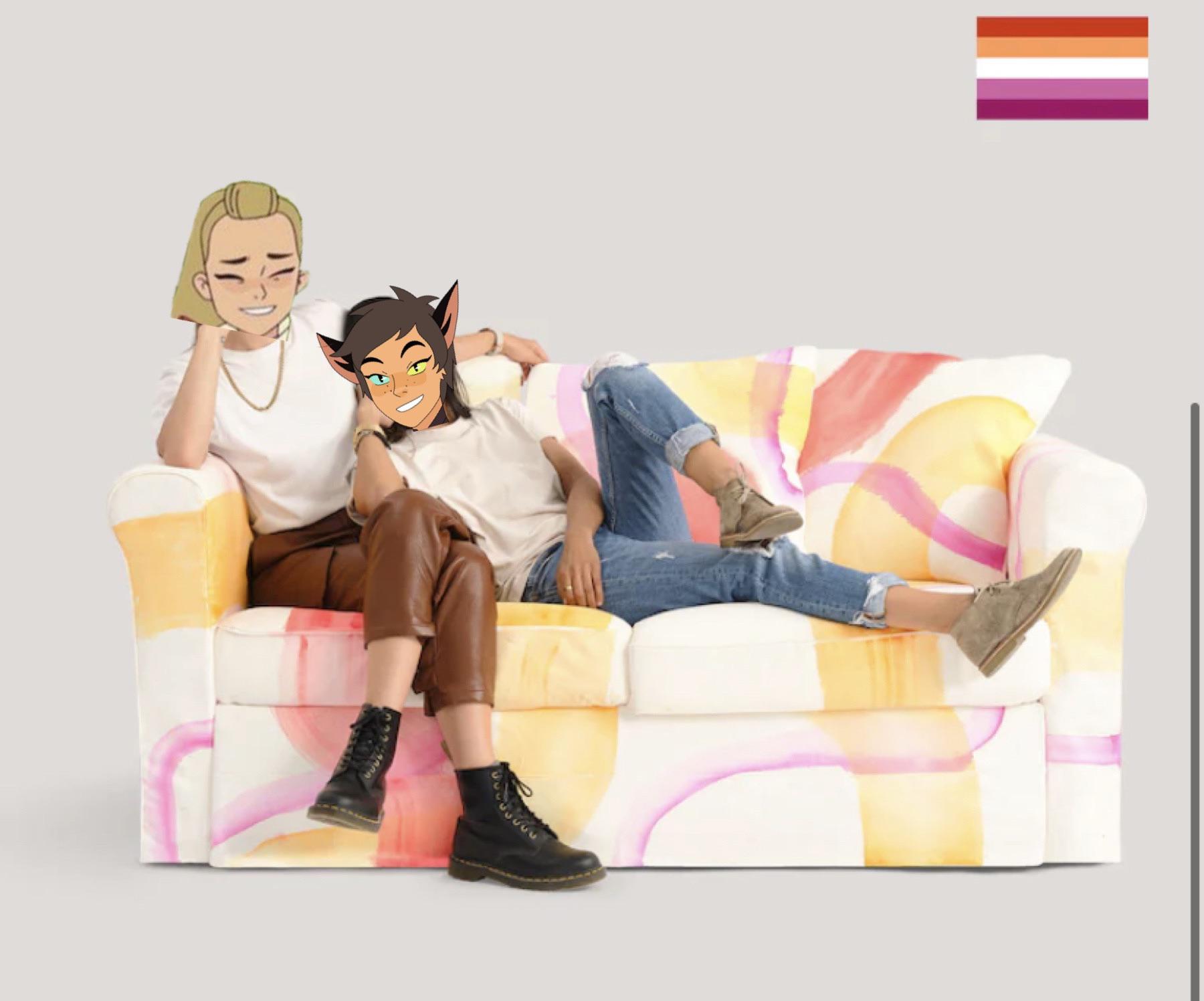 Lesbians on the ikea lesbian couch 👩‍ ️‍💋‍👩 r/PrincessesOfPower