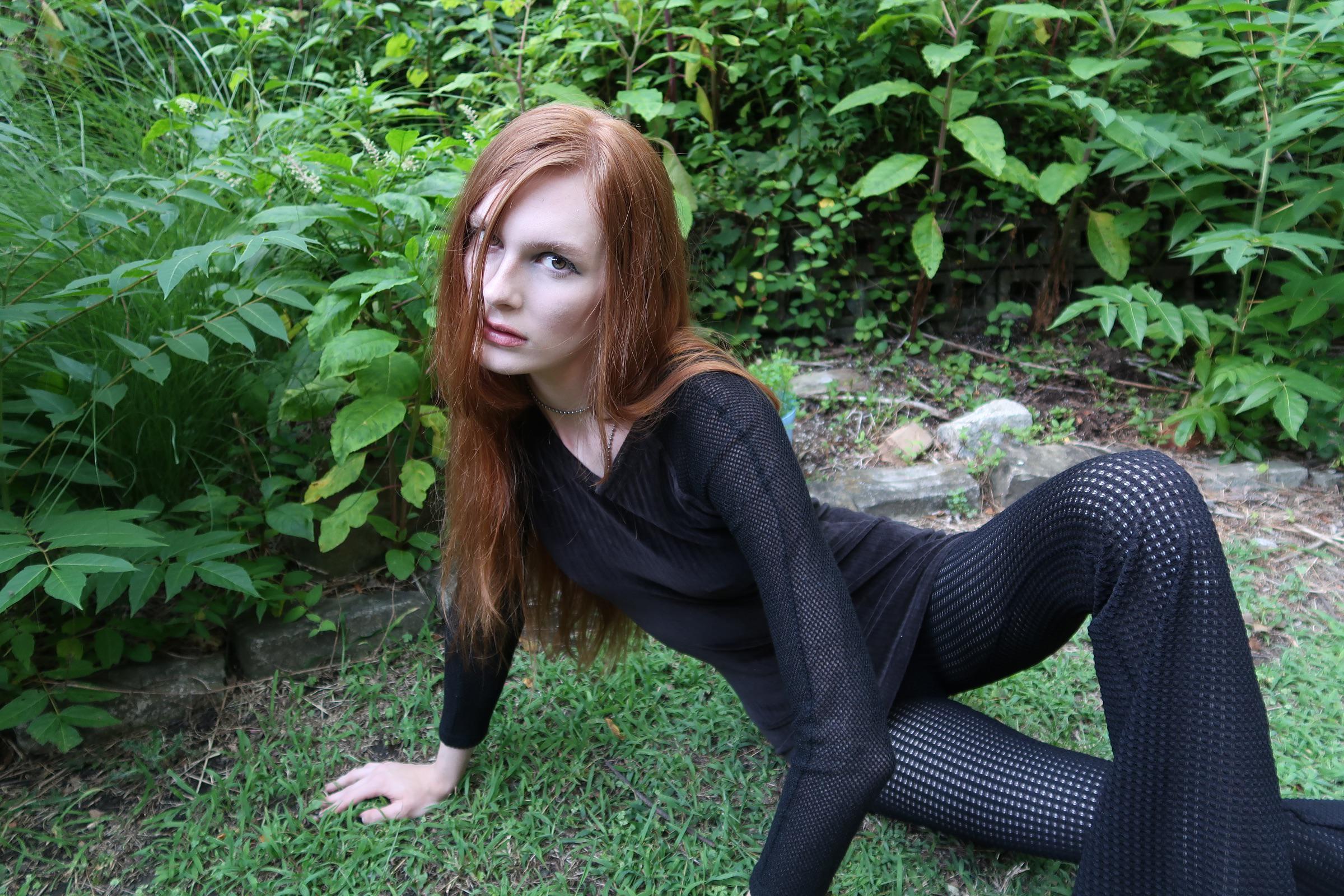 Happy Friday from this redheaded vampire - Sexy