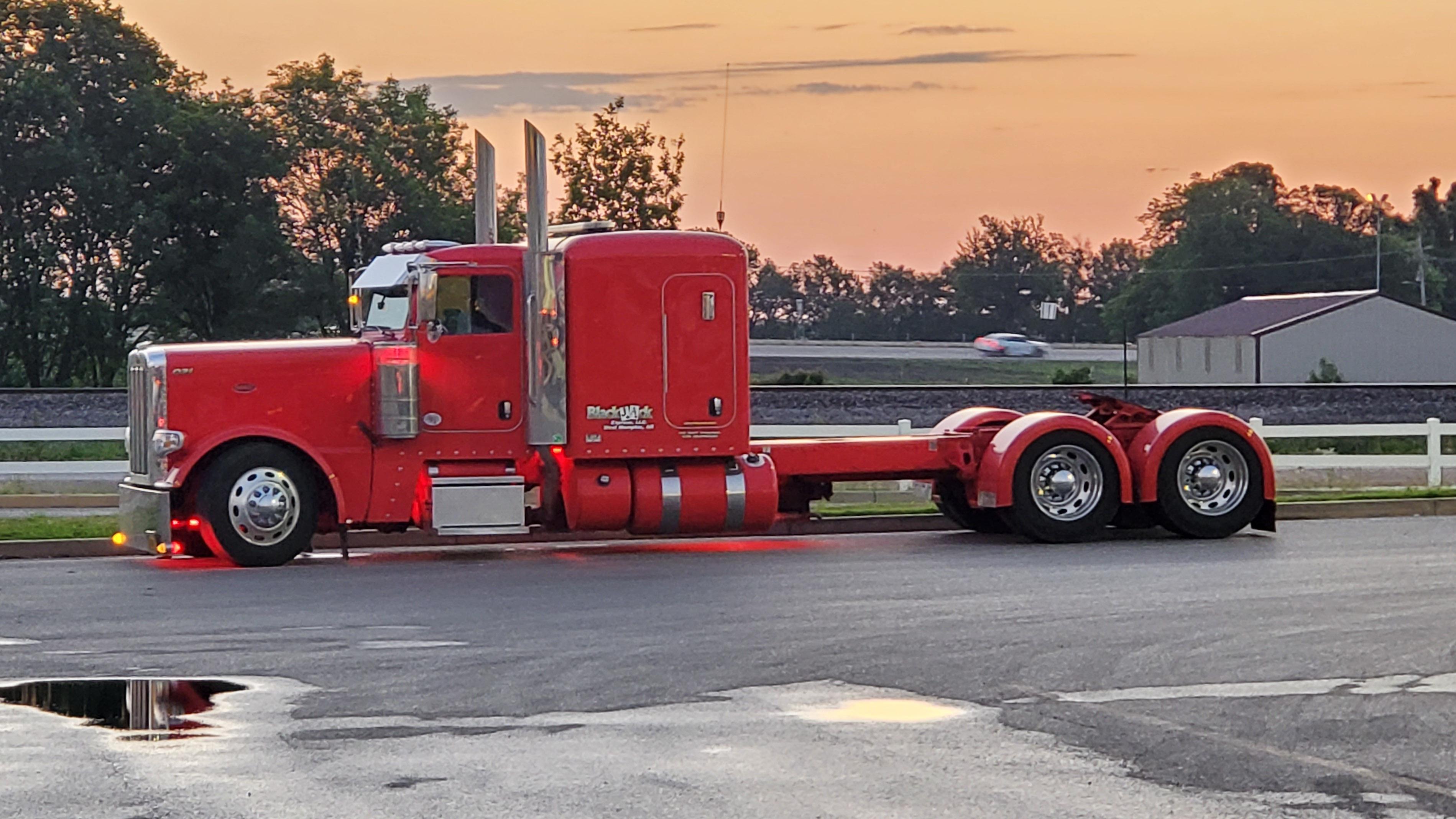Found this Pete in Jonesboro AR. r/Truckers