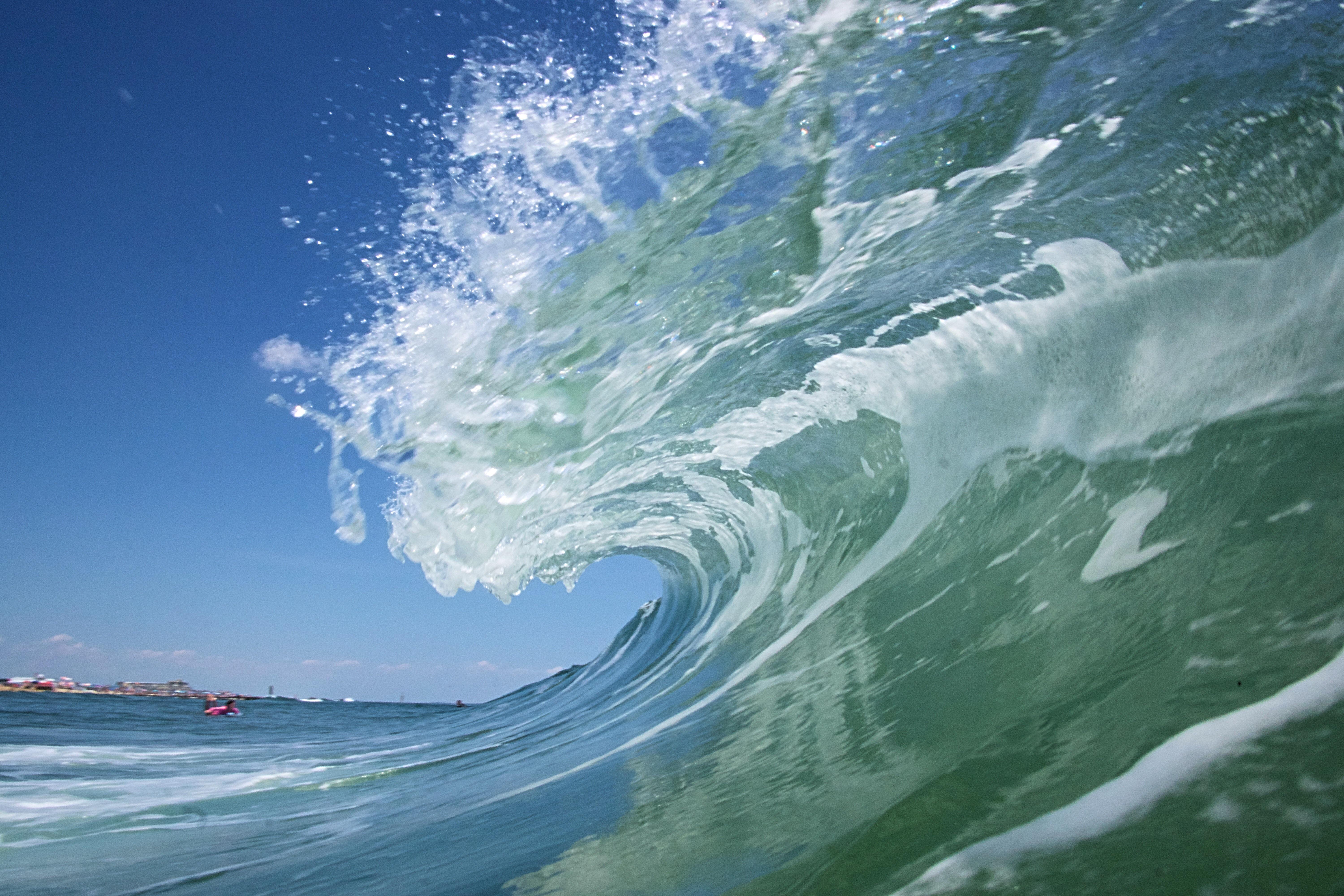 Glassy tube on the Jersey Shore. [OC][6000×4000] abigwideworld