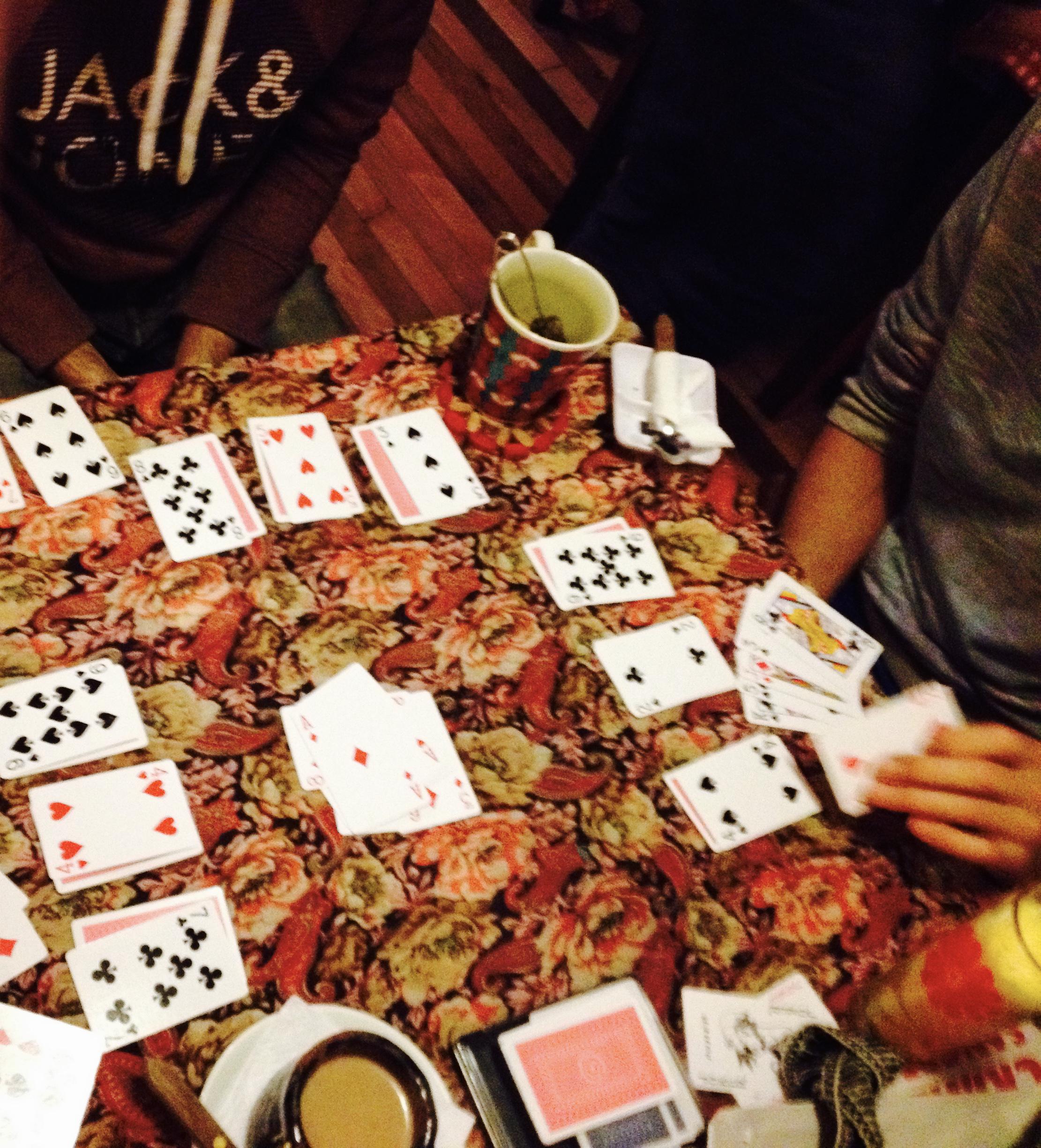 Help me identify this card game please : r/cardgames