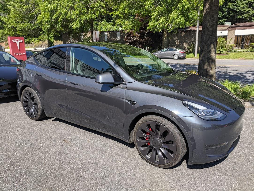 Love this color combination! Mt. Kisco, NY r/TeslaModelY