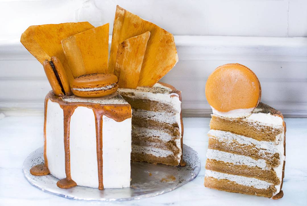 [Homemade] Thai Tea Black Sesame Cake r/food