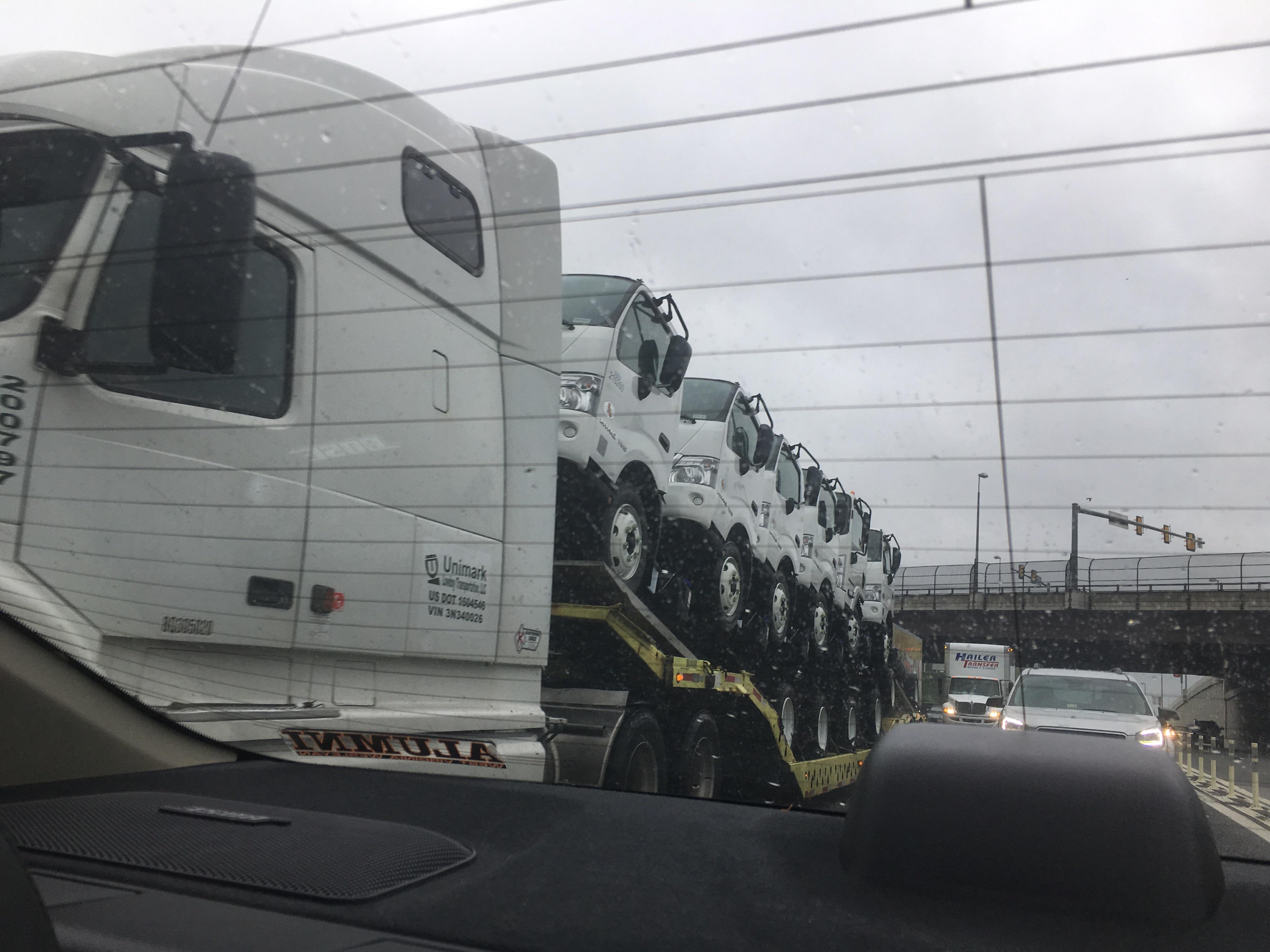 A truck trucking trucks r/mildlyinteresting