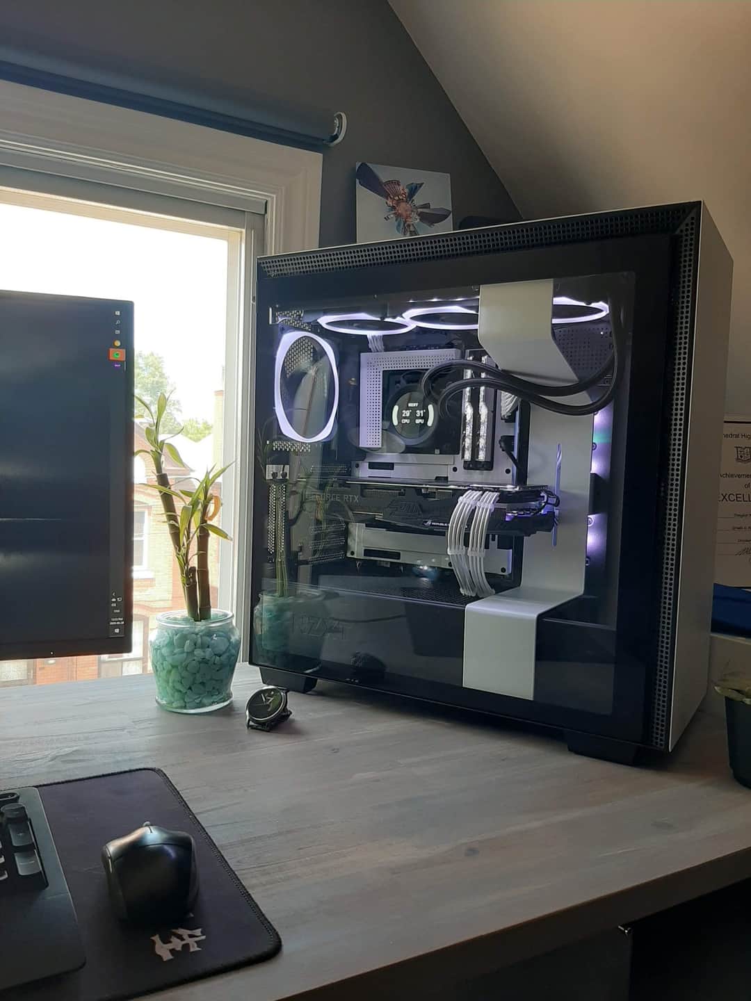 My first build! Probably a bad time to buy pc parts as it was really expensive 😅 r/NZXT