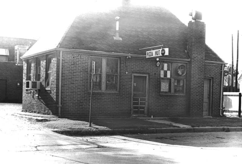 The original Pizza Hut location in Wichita, Kansas in 1958. r/pizzahut