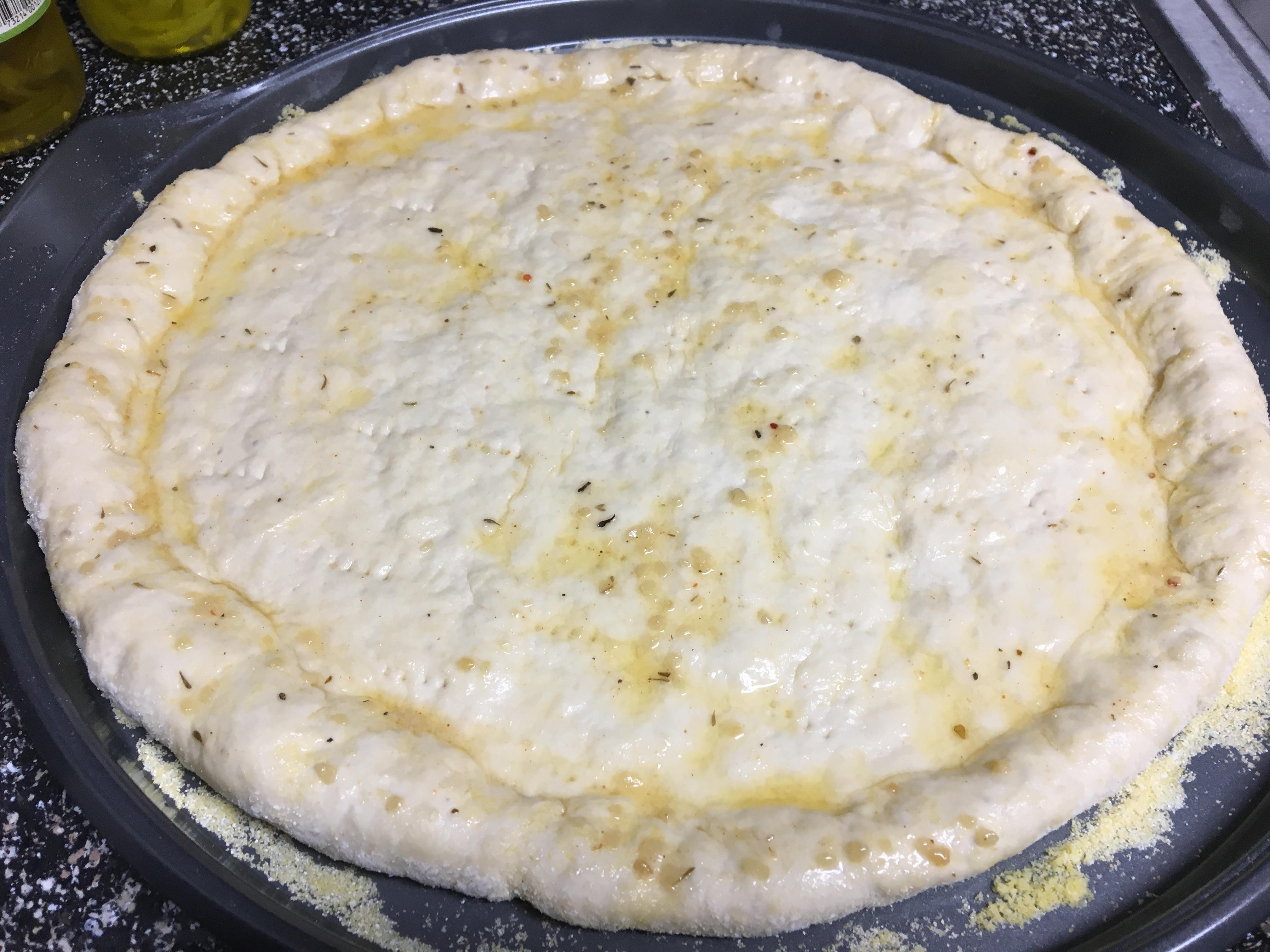 [Homemade] Garlic Butter Pizza Crust. r/food