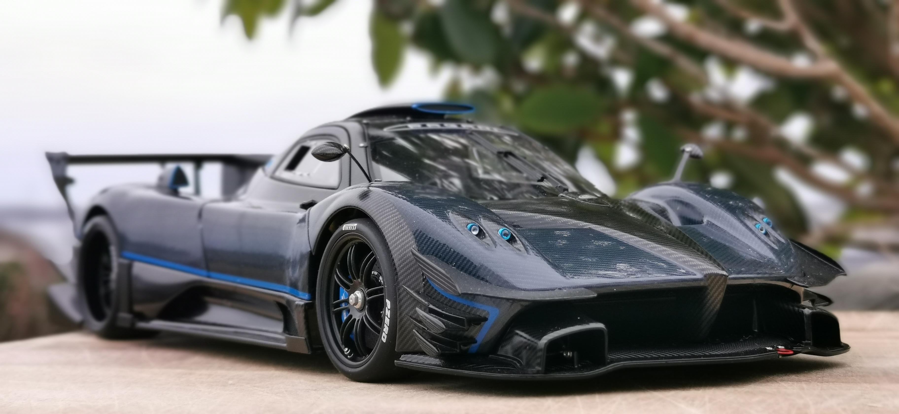 Masterpiece! [AUTOart] Pagani Zonda Revolucion Carbon Blue [1/18] [OC