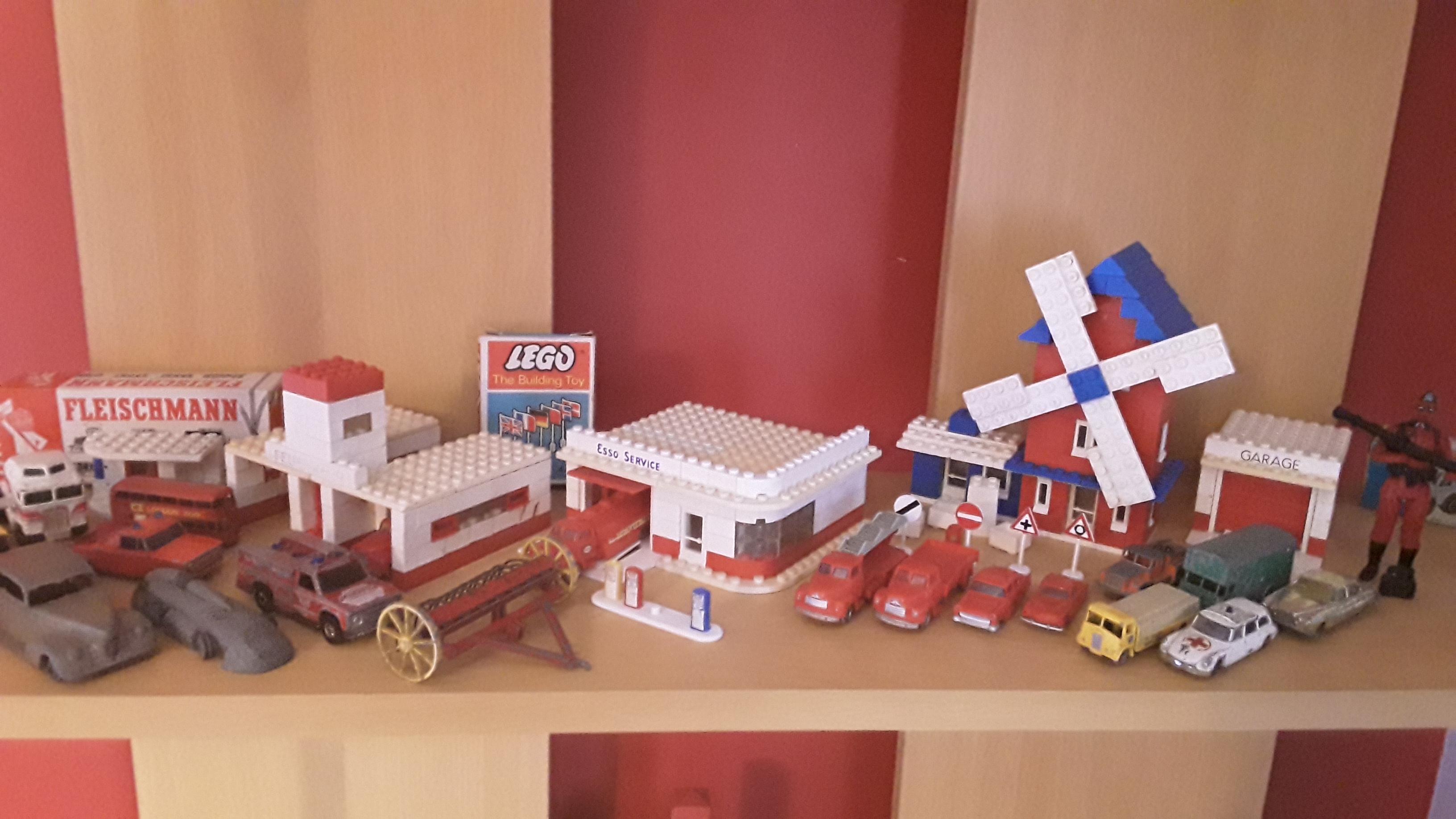 My Vintage Lego Collection Pt.1 The really old stuff. lego