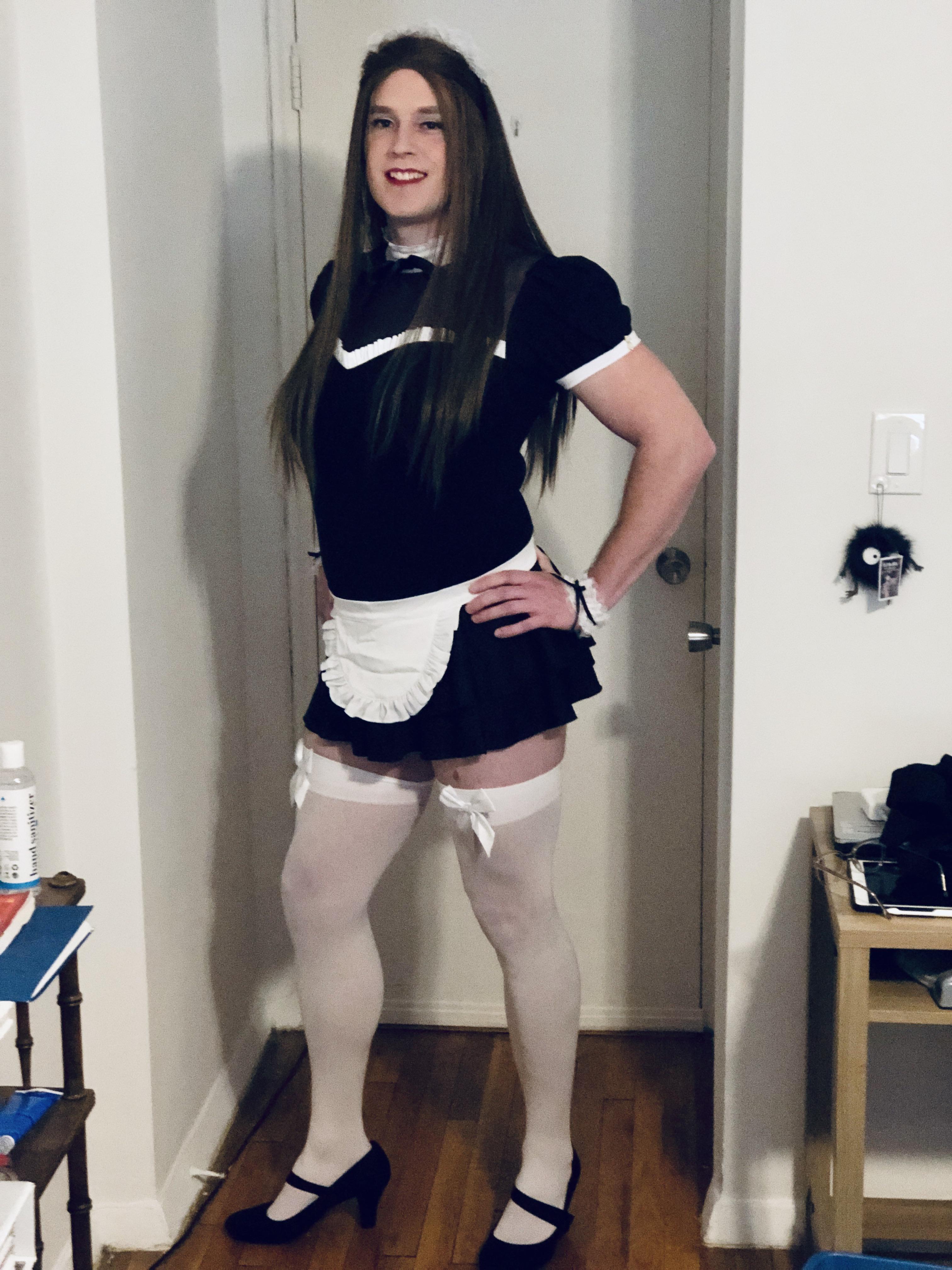 Feeling sexy as a maid tonight, what do you think? 😘 r/crossdressing