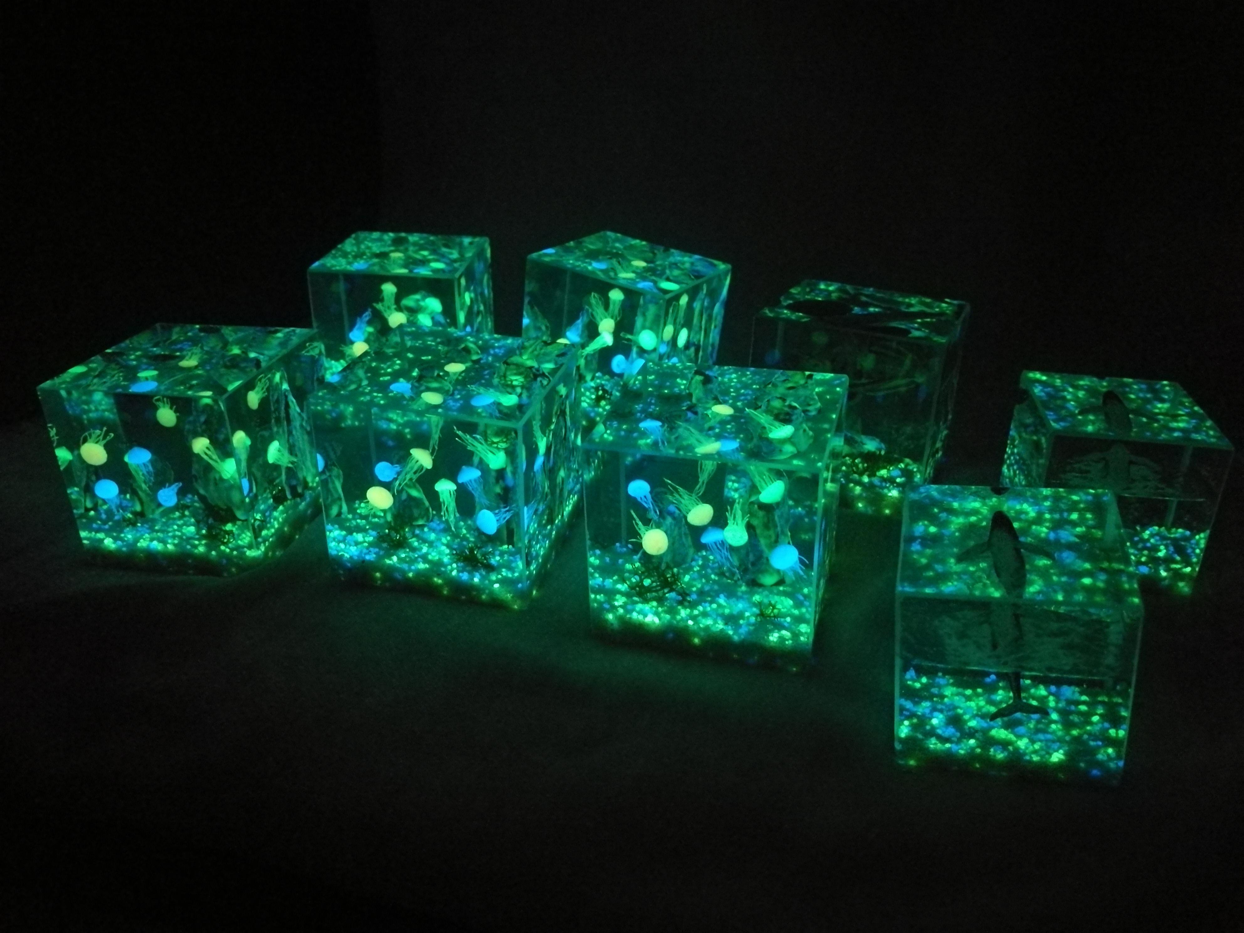 Resin diorama glowing in the dark r/resin