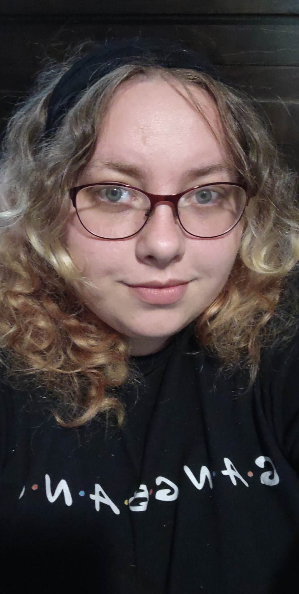 MF 4 M send pics no nudes..... looking for tonight.....420 friendly.....wife wants to smoke and