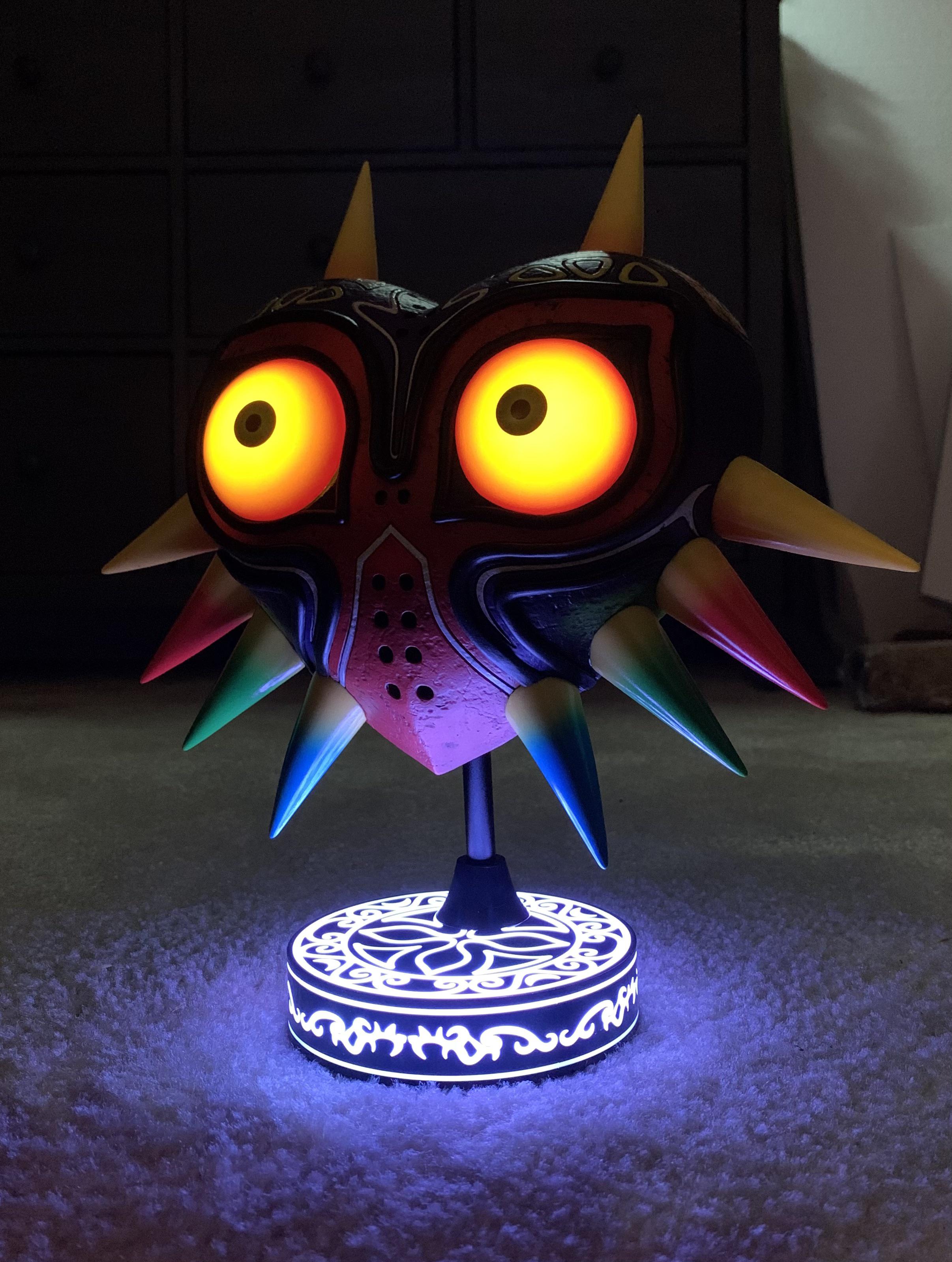 [MM] Majora’s Mask statue finally came in the mail. Loving how eerie it