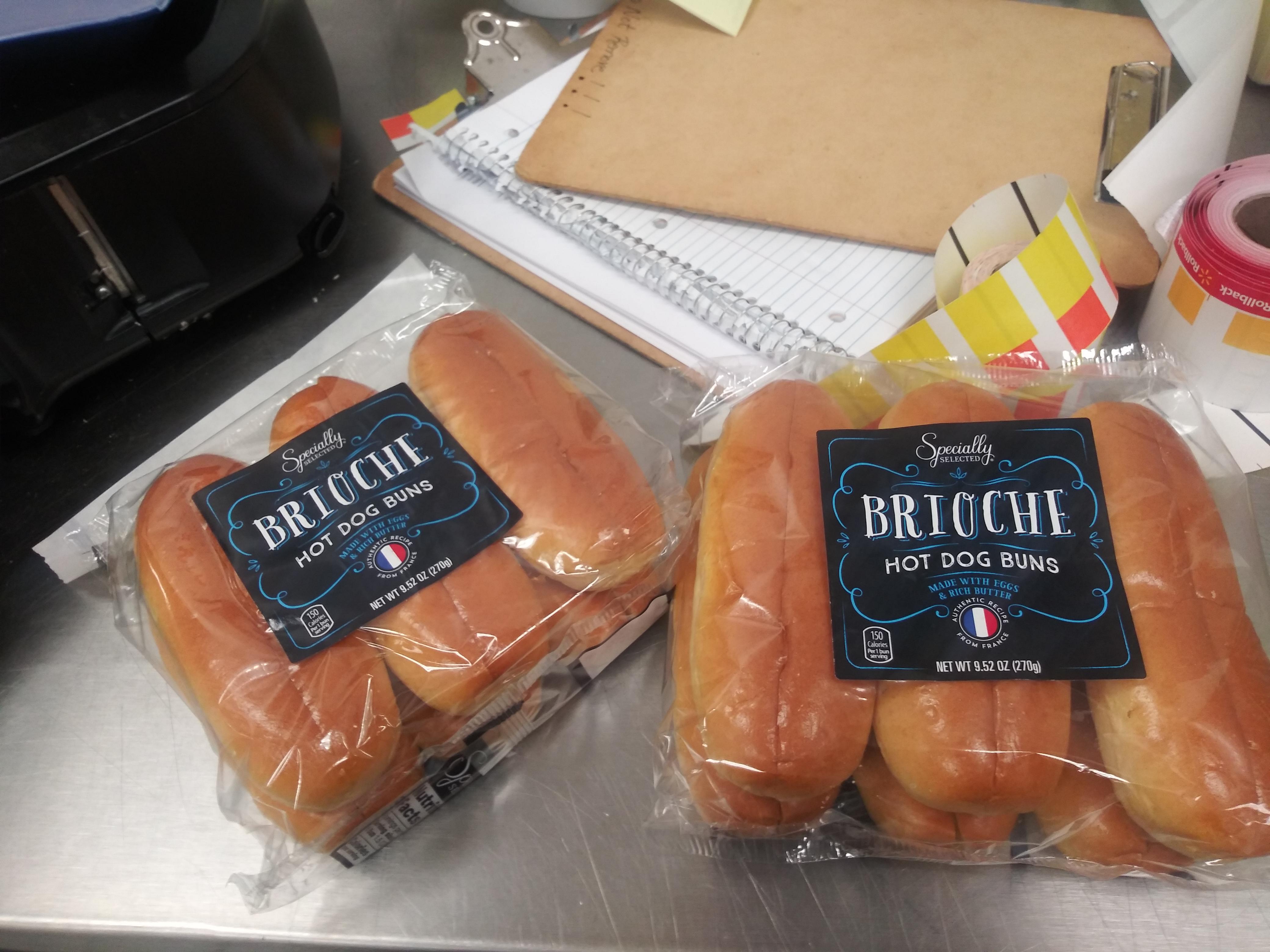 Somehow, someone managed to return these Aldi's hotdog buns. r/walmart