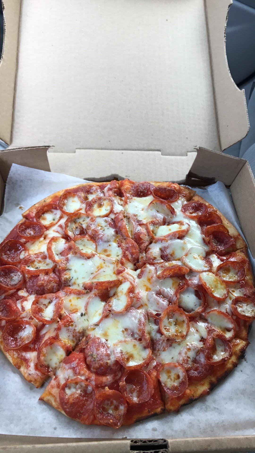 Perfect pepperoni from Pompeii Pizza in Bangor, Maine r/FoodPorn