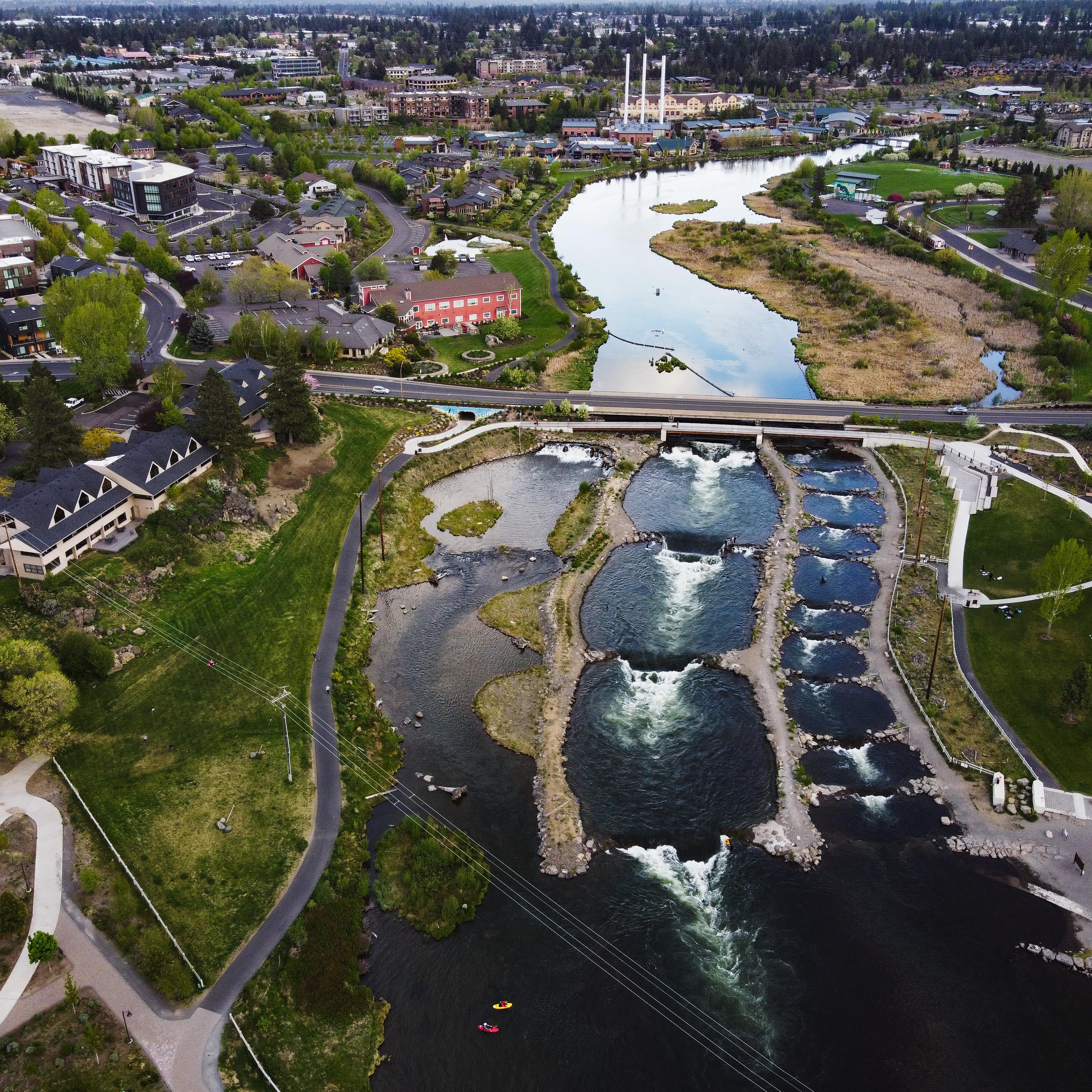 Bend, Oregon whitewater park at the Deschutes River r/dji