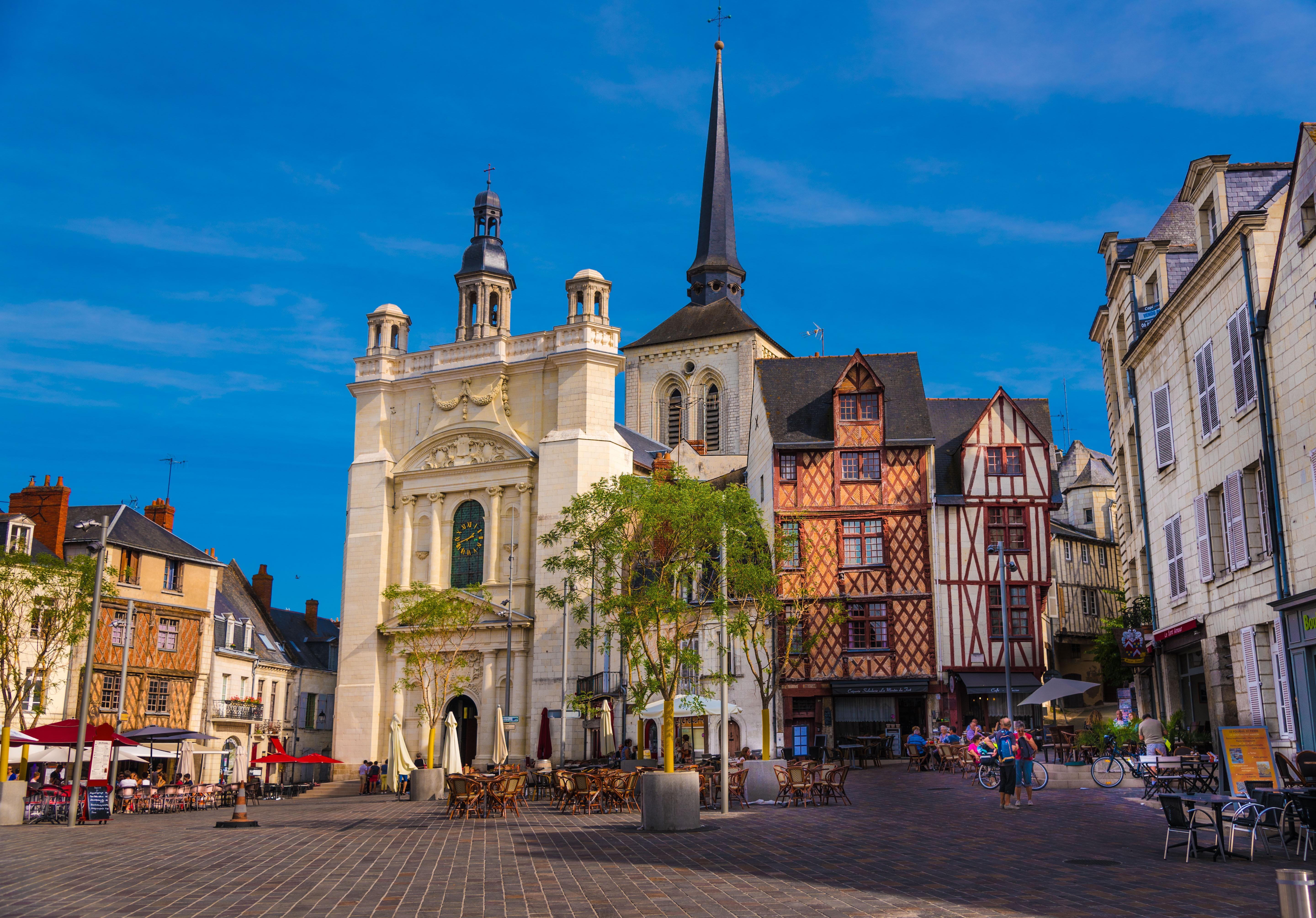 Saumur, MaineetLoire, France [5760x4016] r/CityPorn