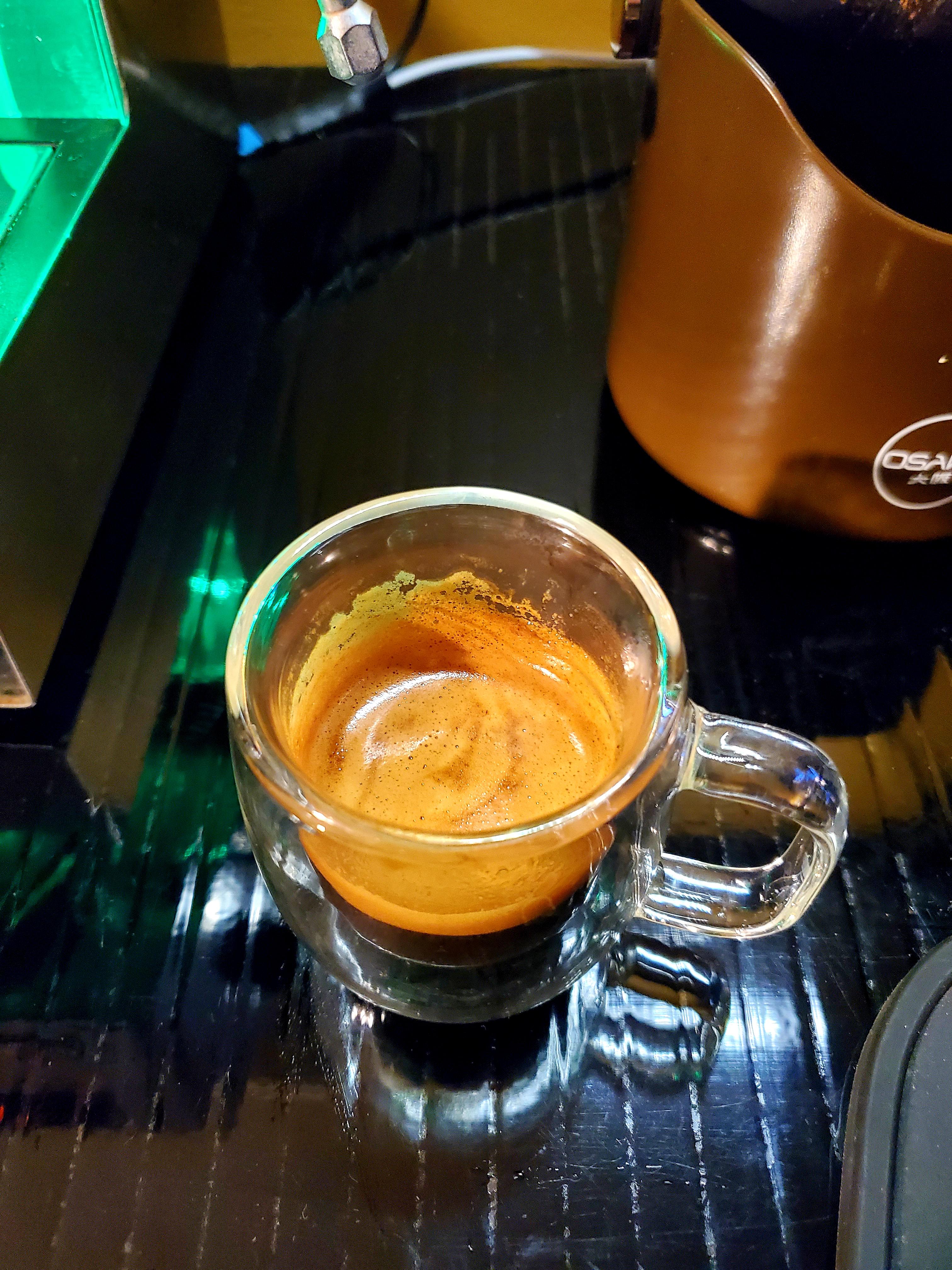 Nicoletti Beans,15g in, 38g out, 15sec, course ground. Flavorful and