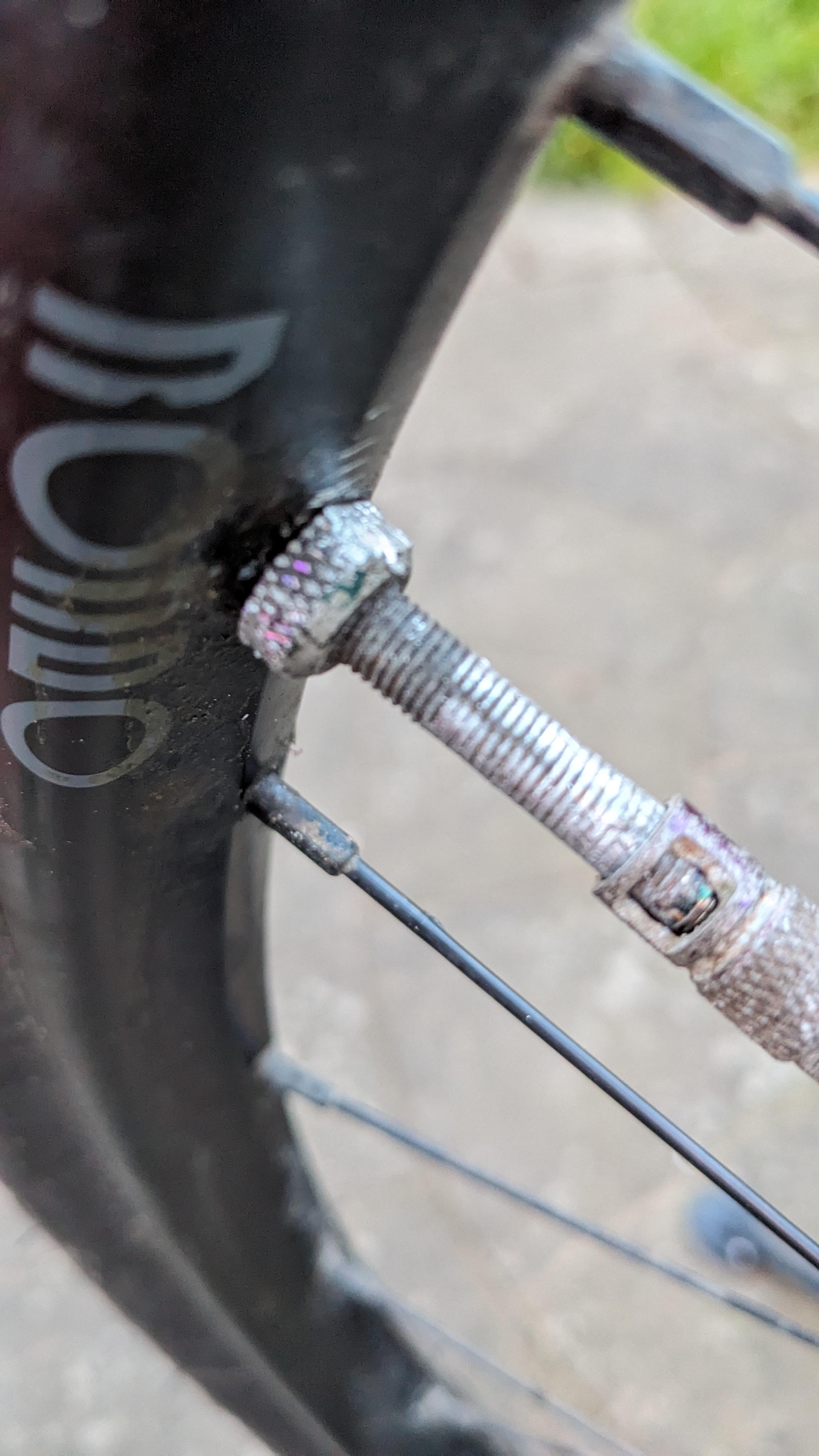 How to unstick a tubeless valve nut? r/bikewrench