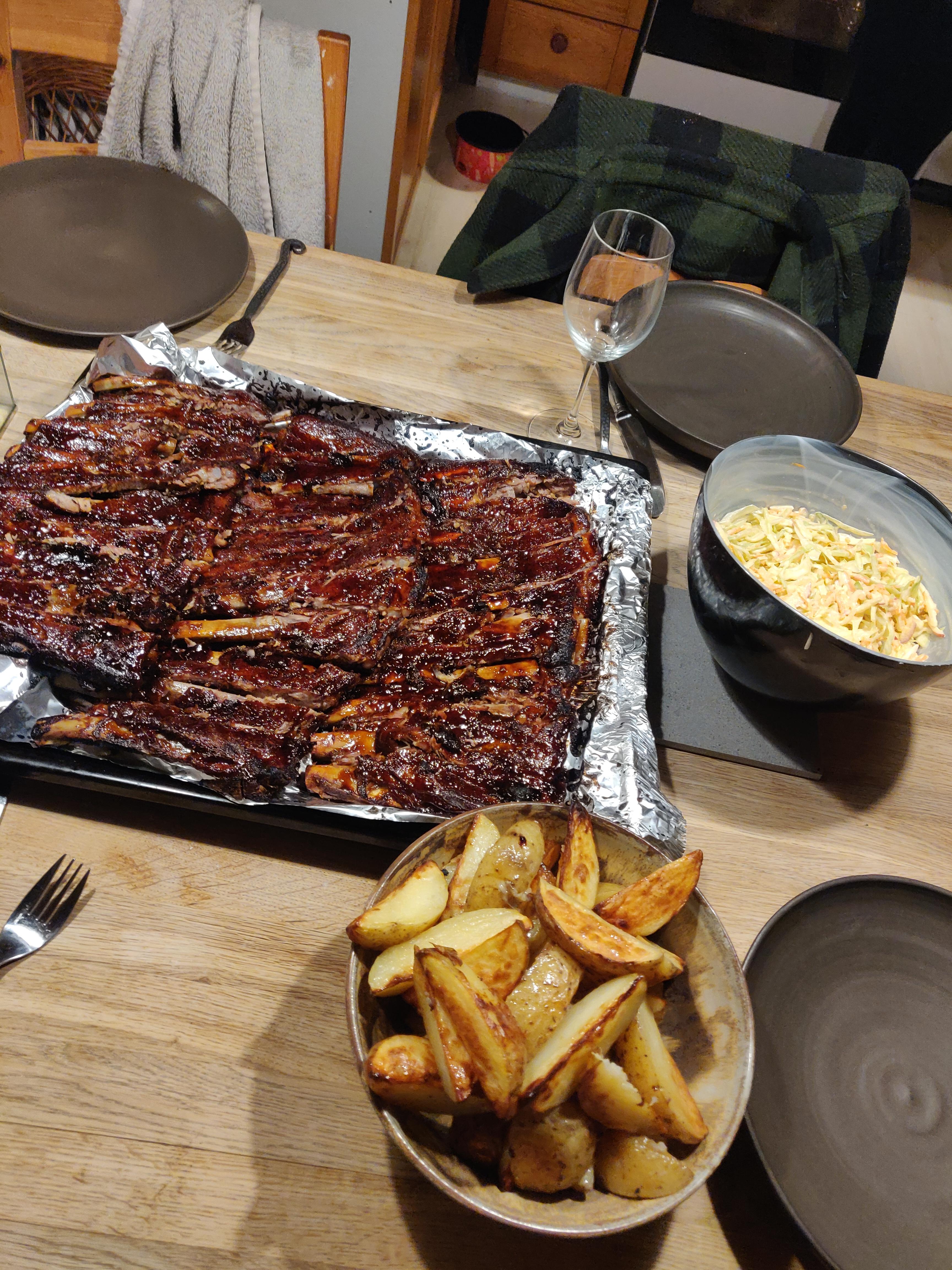 [Homemade] marinated ribs, coleslaw, and chips cooked in beer. r/food
