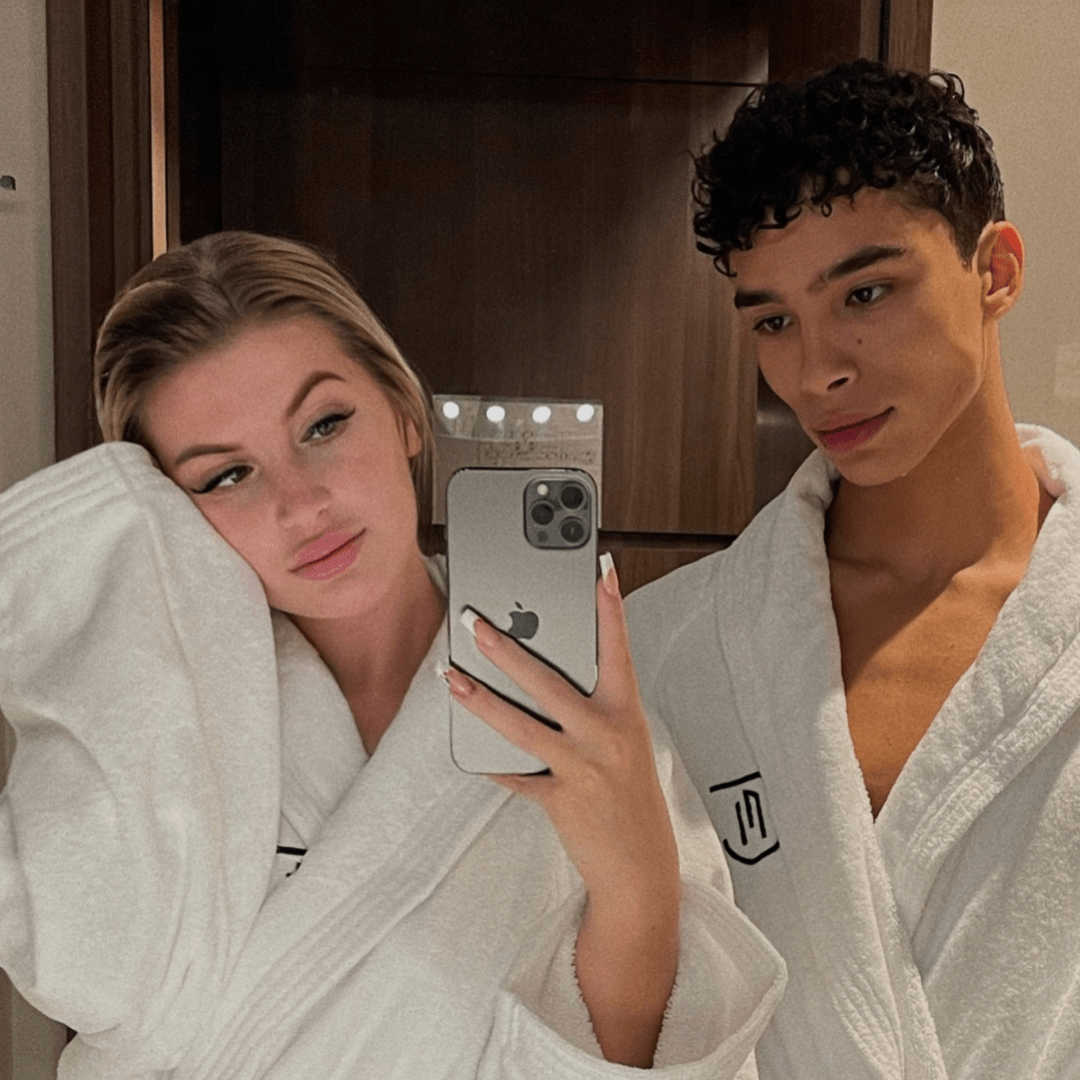Mixed couple (Rebecca cambria) : Universe69