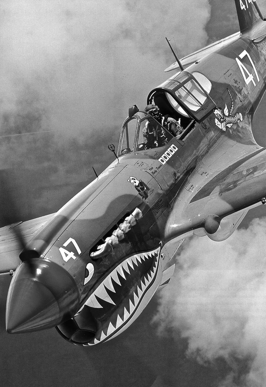 1943, 47 Curtiss P40 Warhawk, painted with Flying Tigers shark face