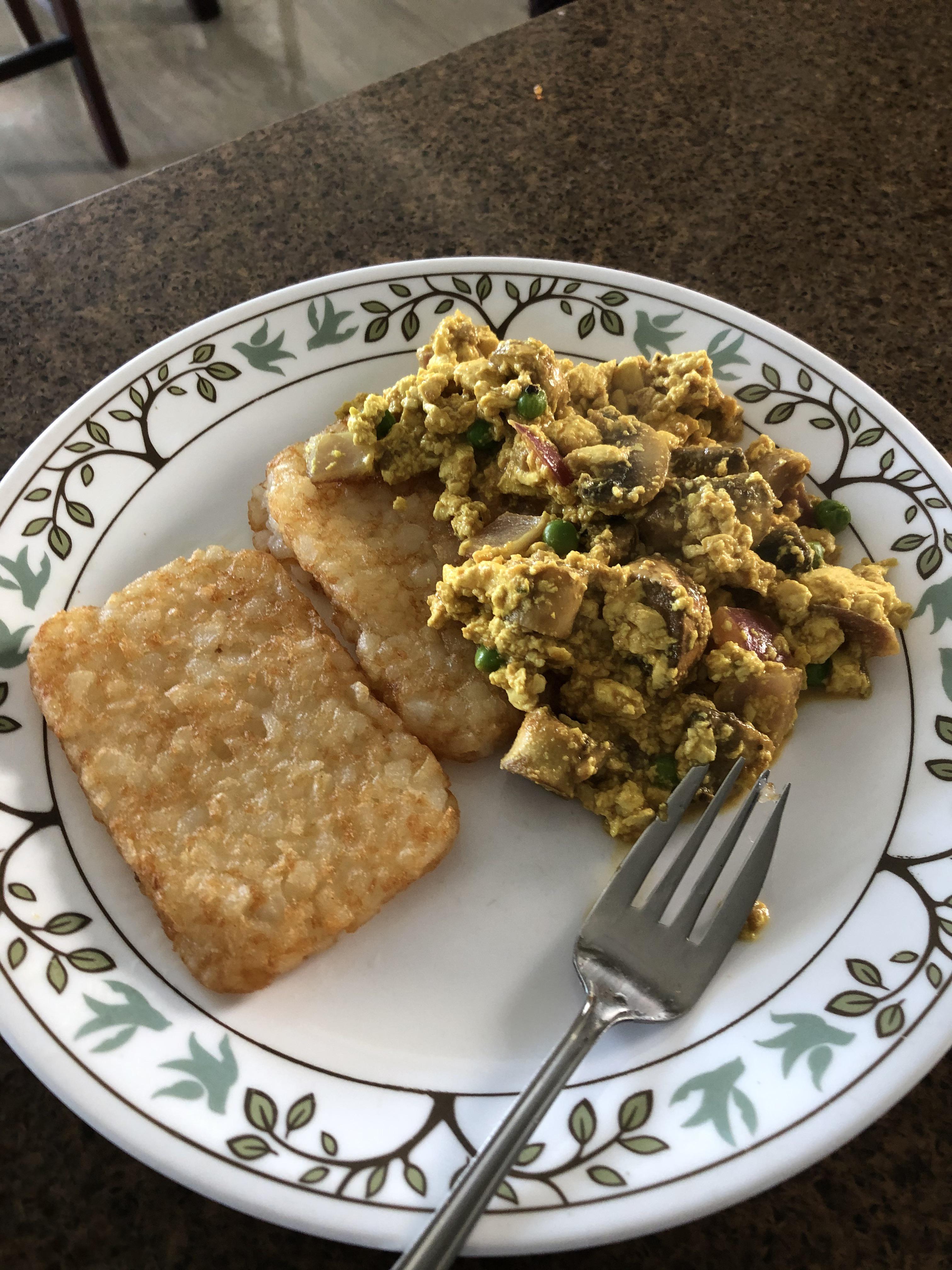 Tofu Scramble with Mushrooms 🍄 and Hashbrowns 😍 r/vegan