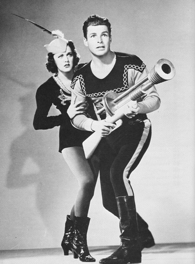 Flash Gordon and Dale Arden, 1940 r/OldSchoolCool