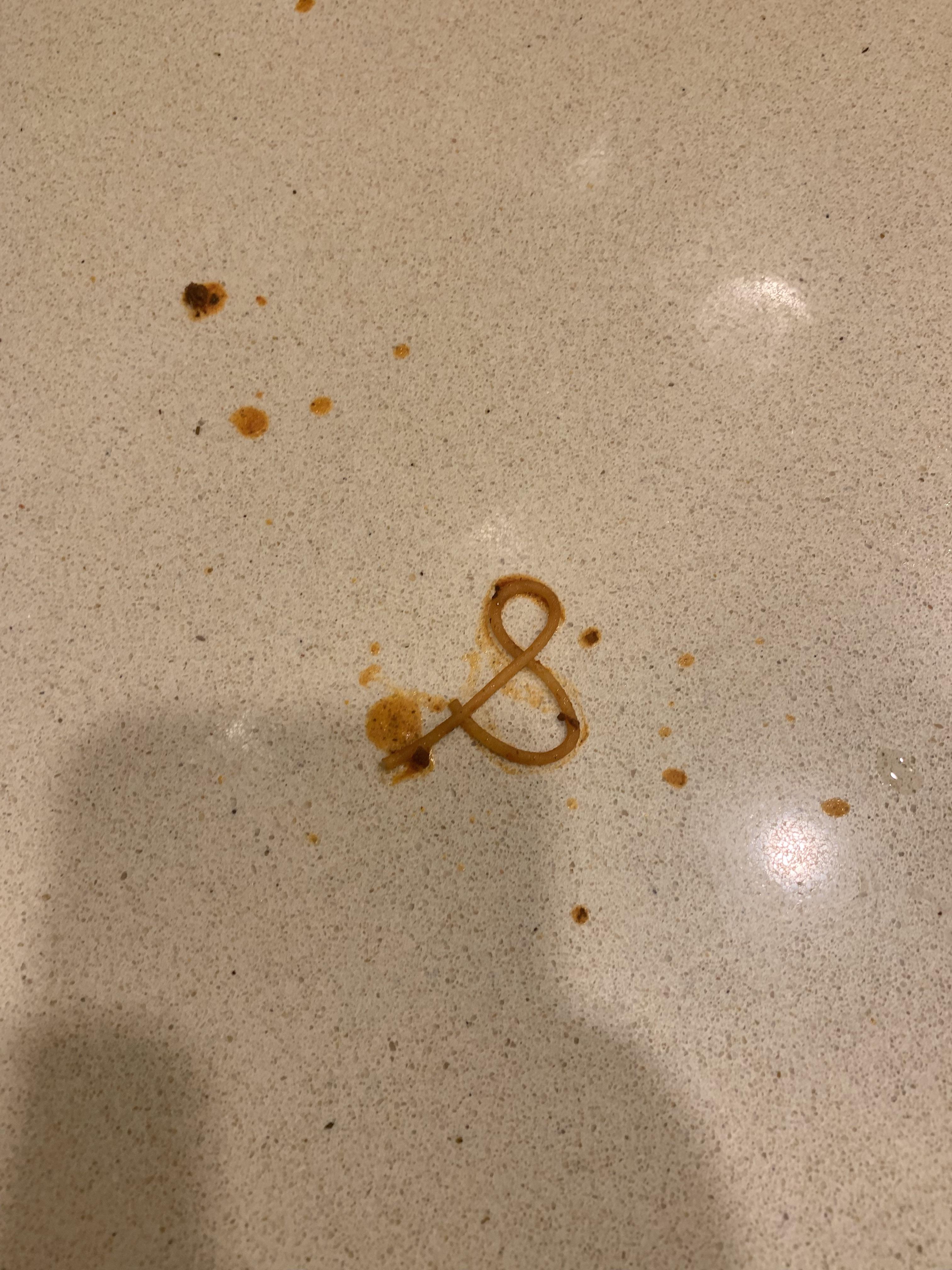 The way this dried spaghetti looks like an ampersand r/mildlyinteresting