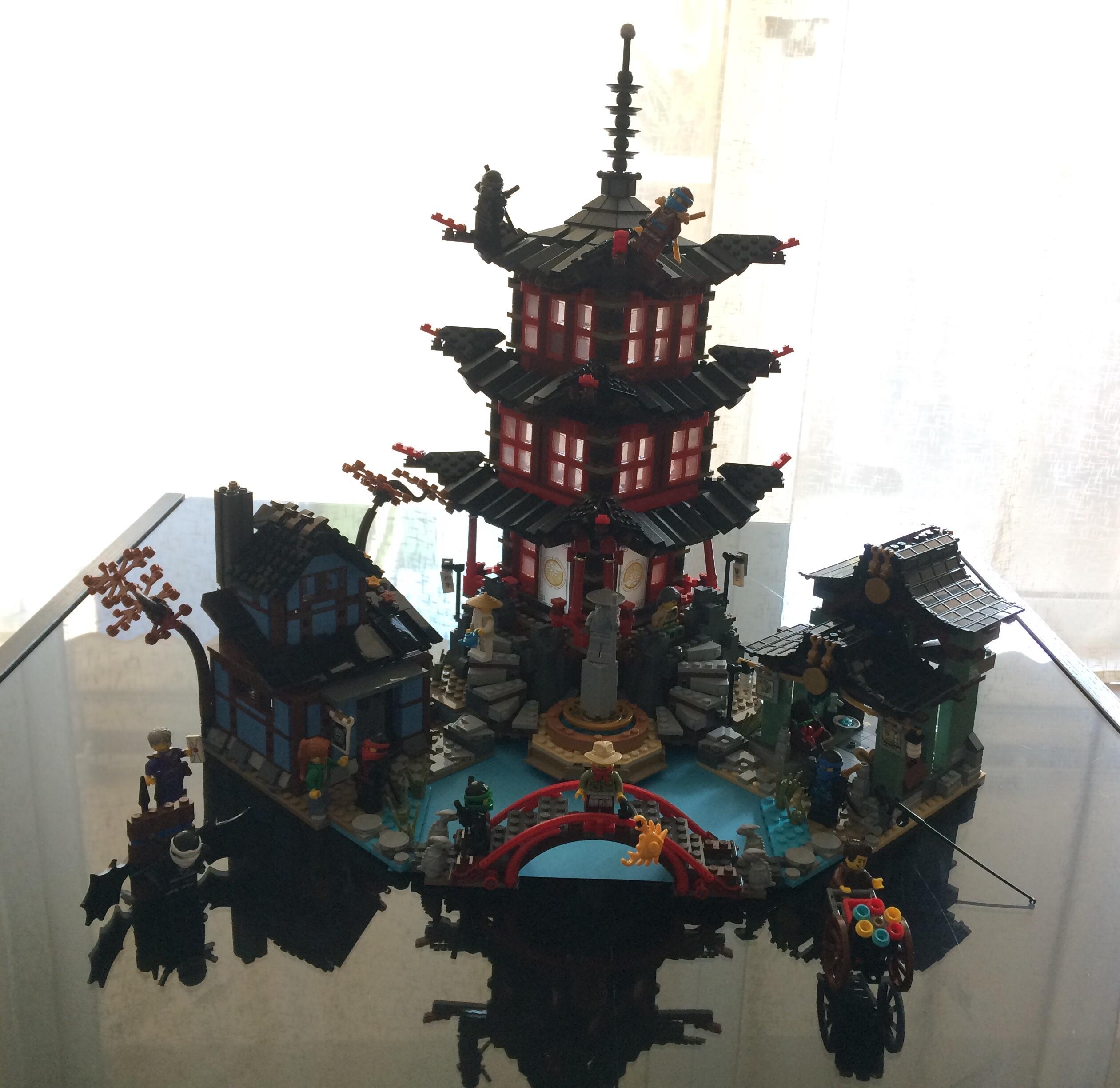 Went out to the nearest LEGO store and bought this beauty, took me 6