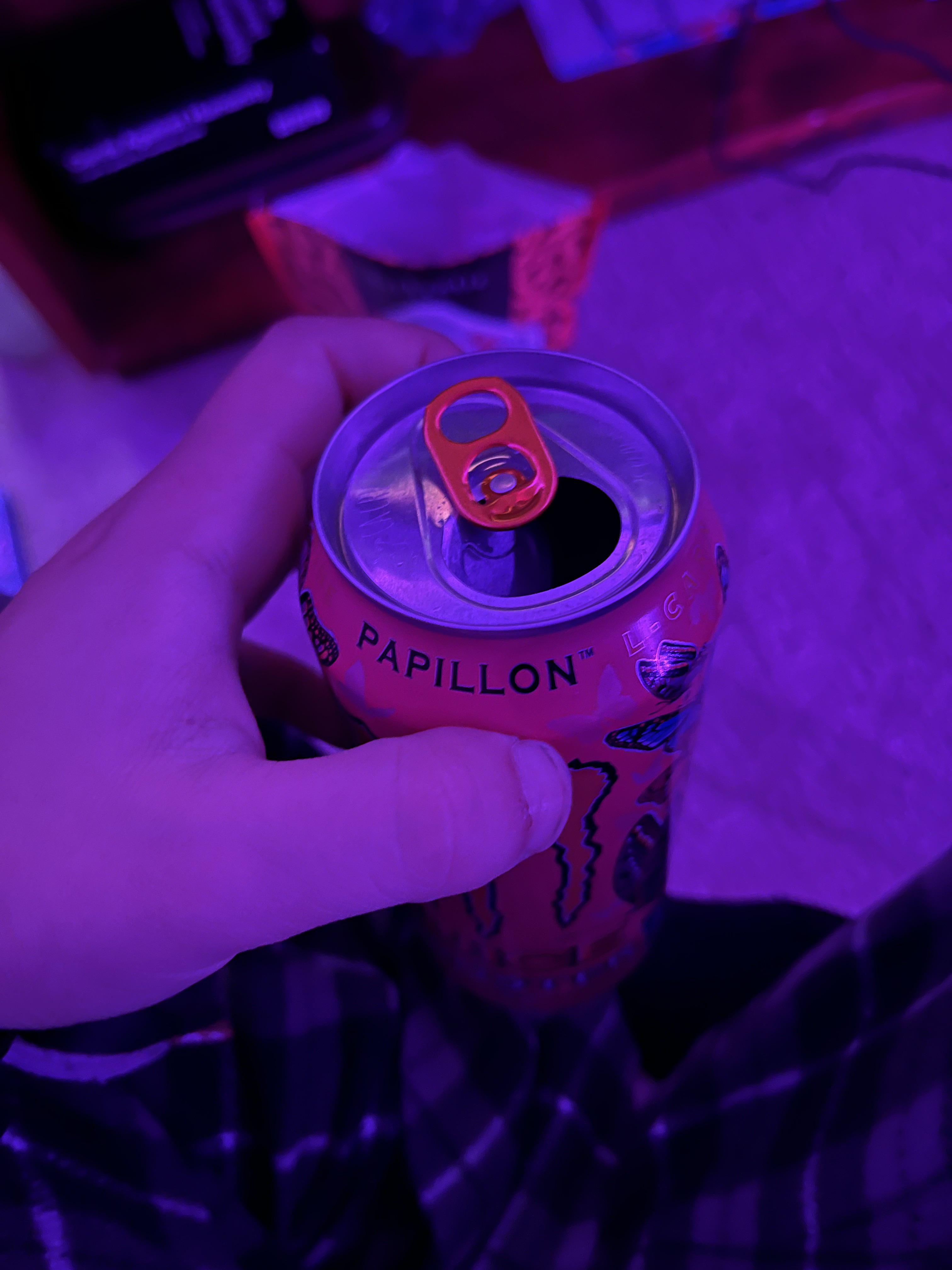 monster tab with no middle r/monsterenergy