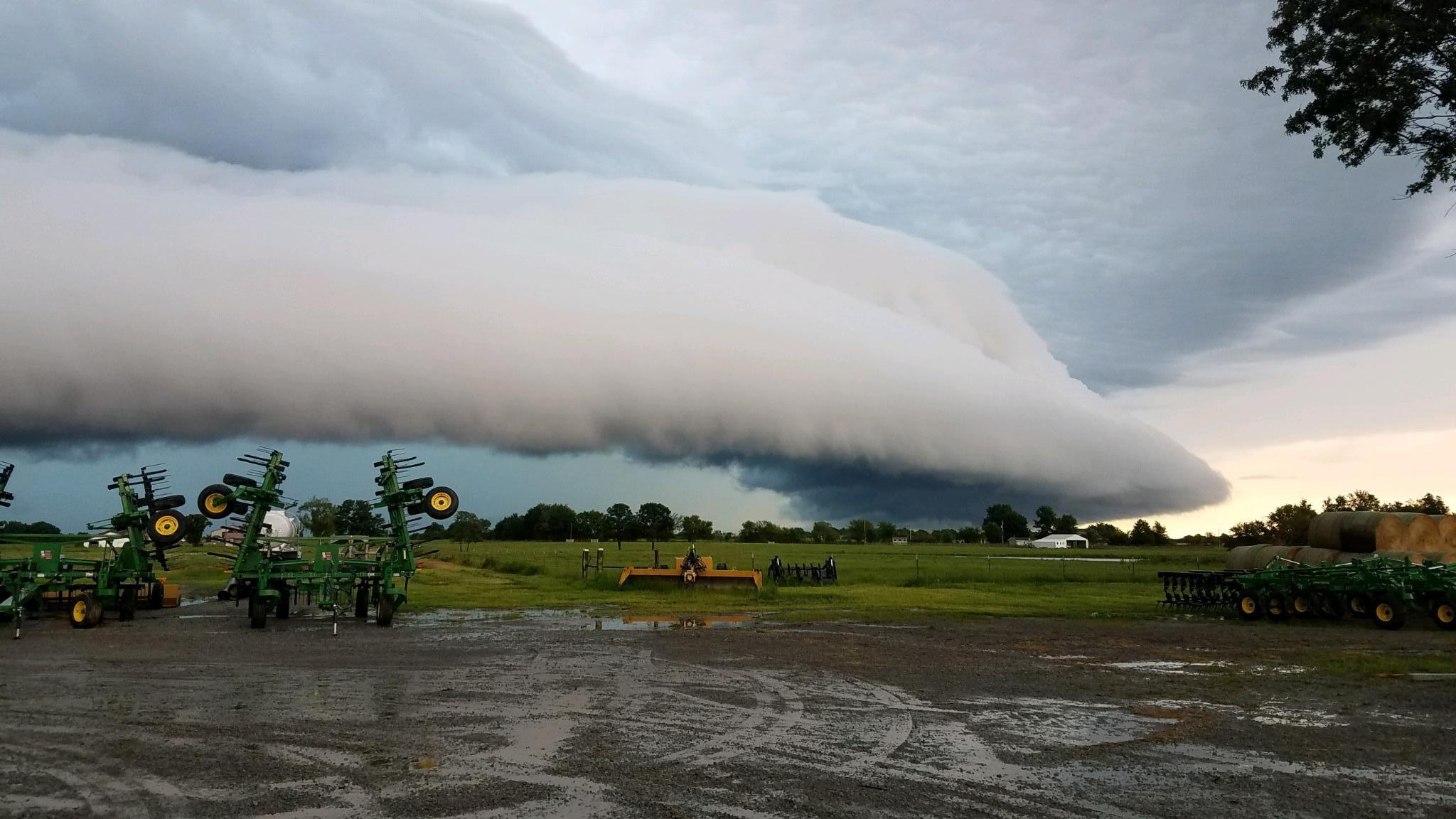 Just outside Pittsburg, KS about 30 minutes ago r/weather