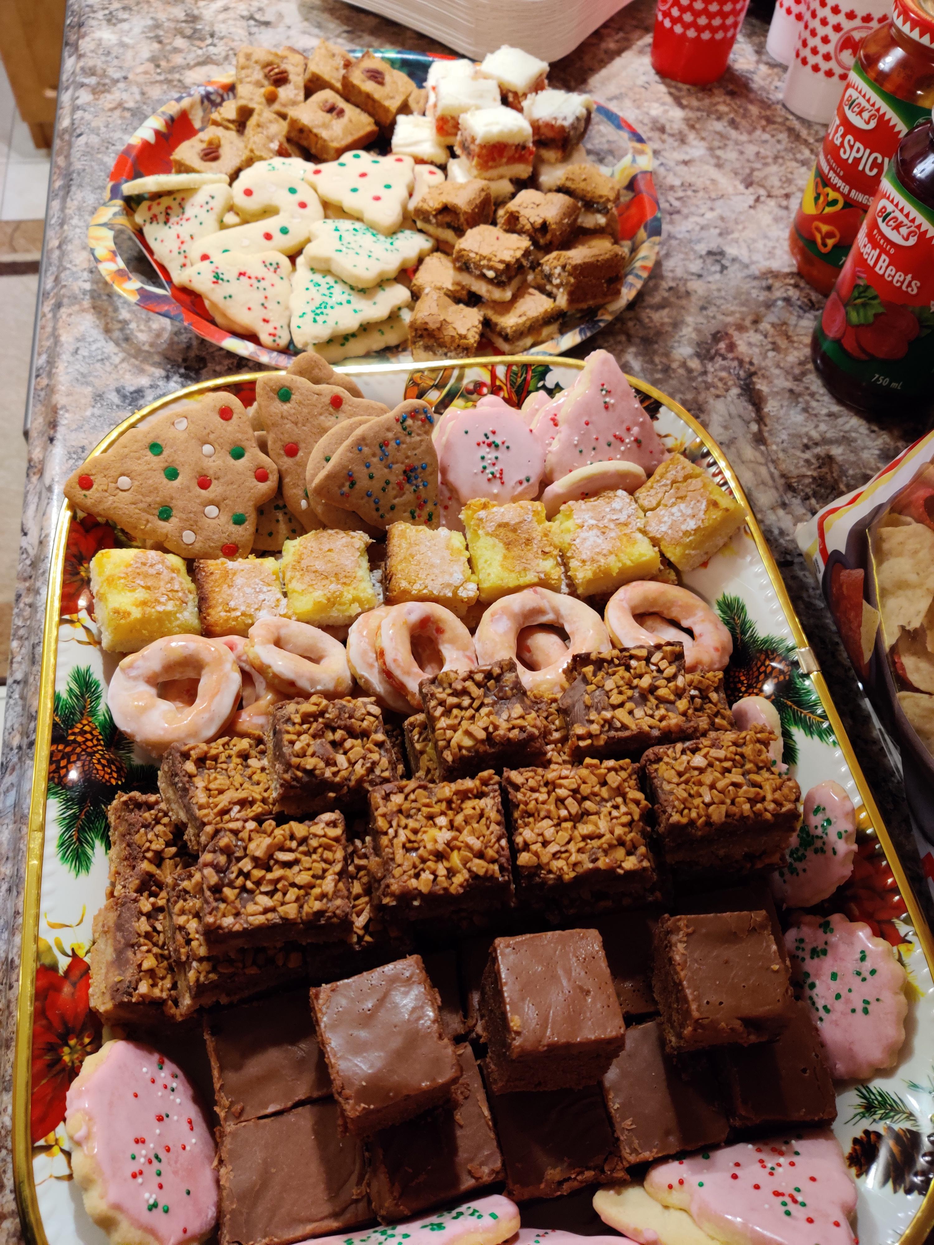 [Homemade] Christmas baked goods. r/food