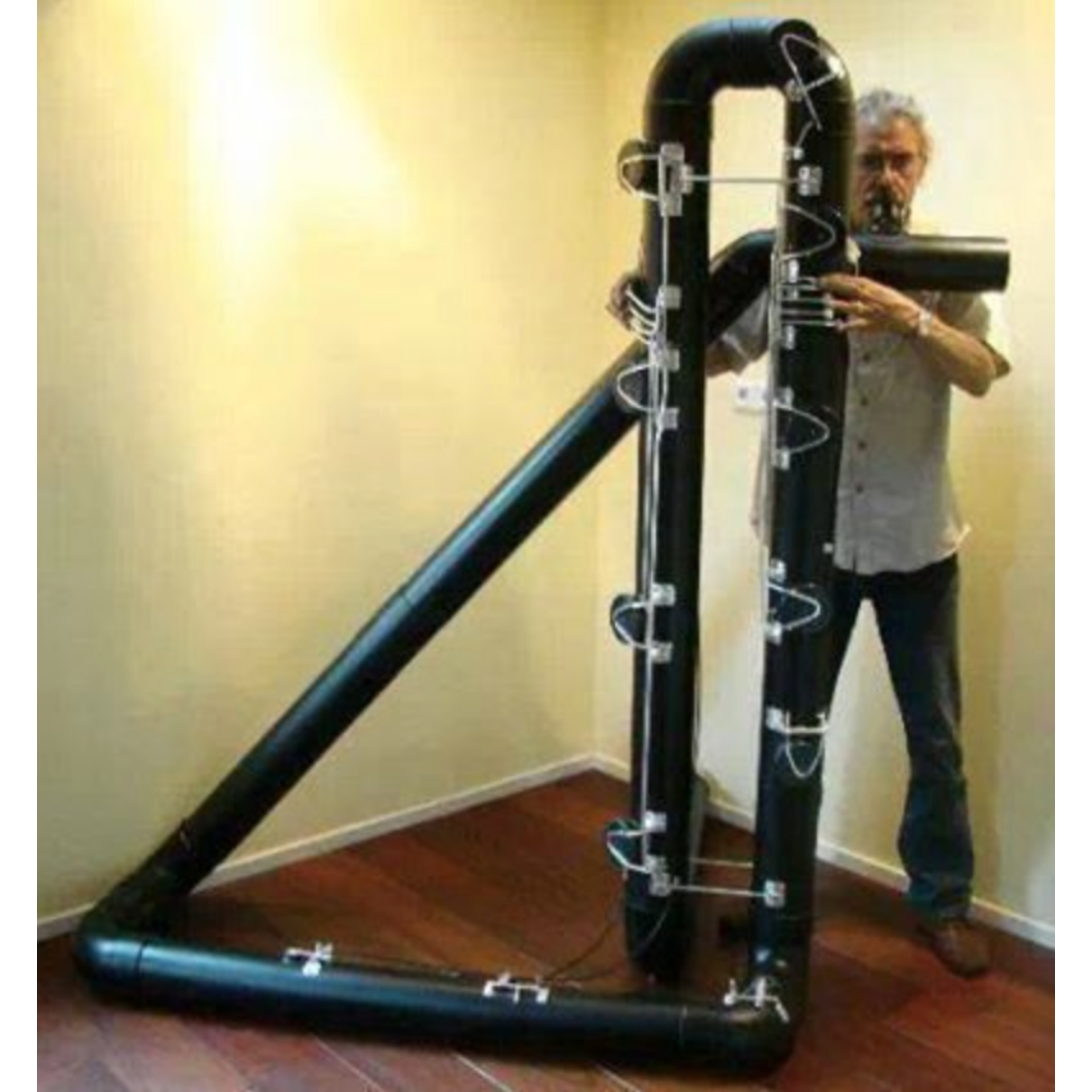 Hyperbass Flute r/interestingasfuck