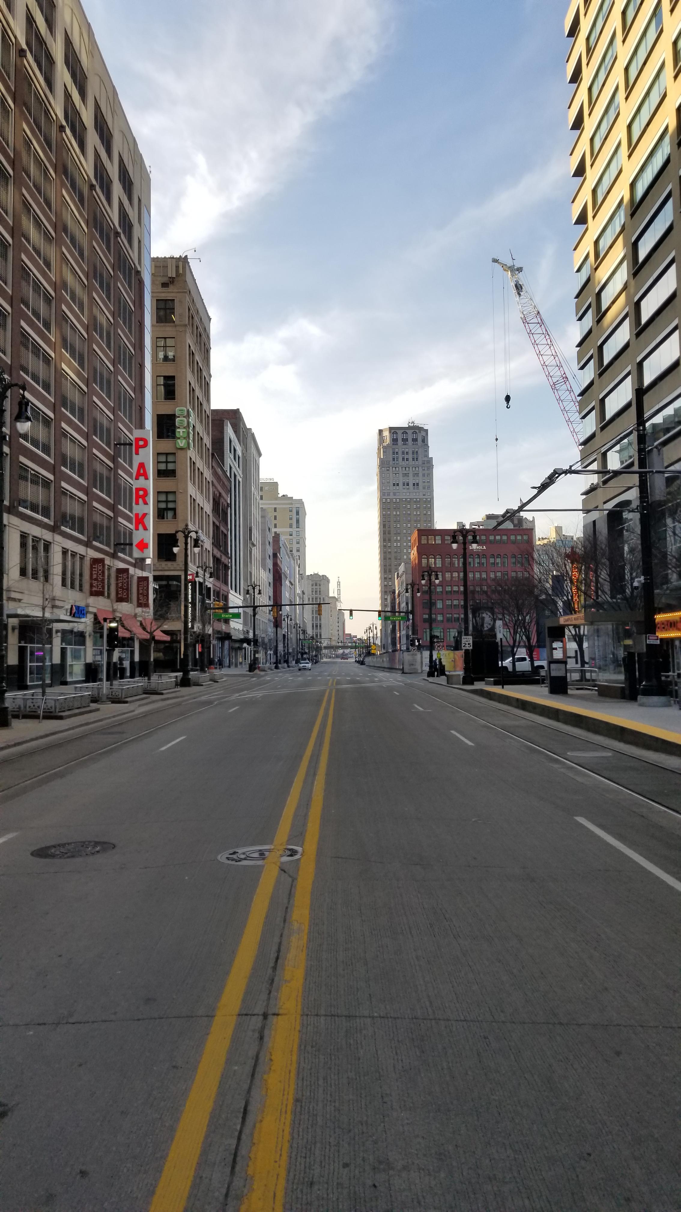 Woodward looking north at 6 on a Tuesday. Detroit is doing a good job