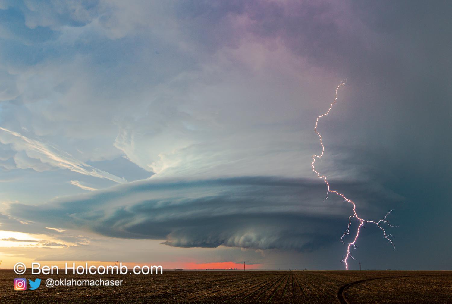 This has been quite the year for structure.. May 21st near Sublette, KS