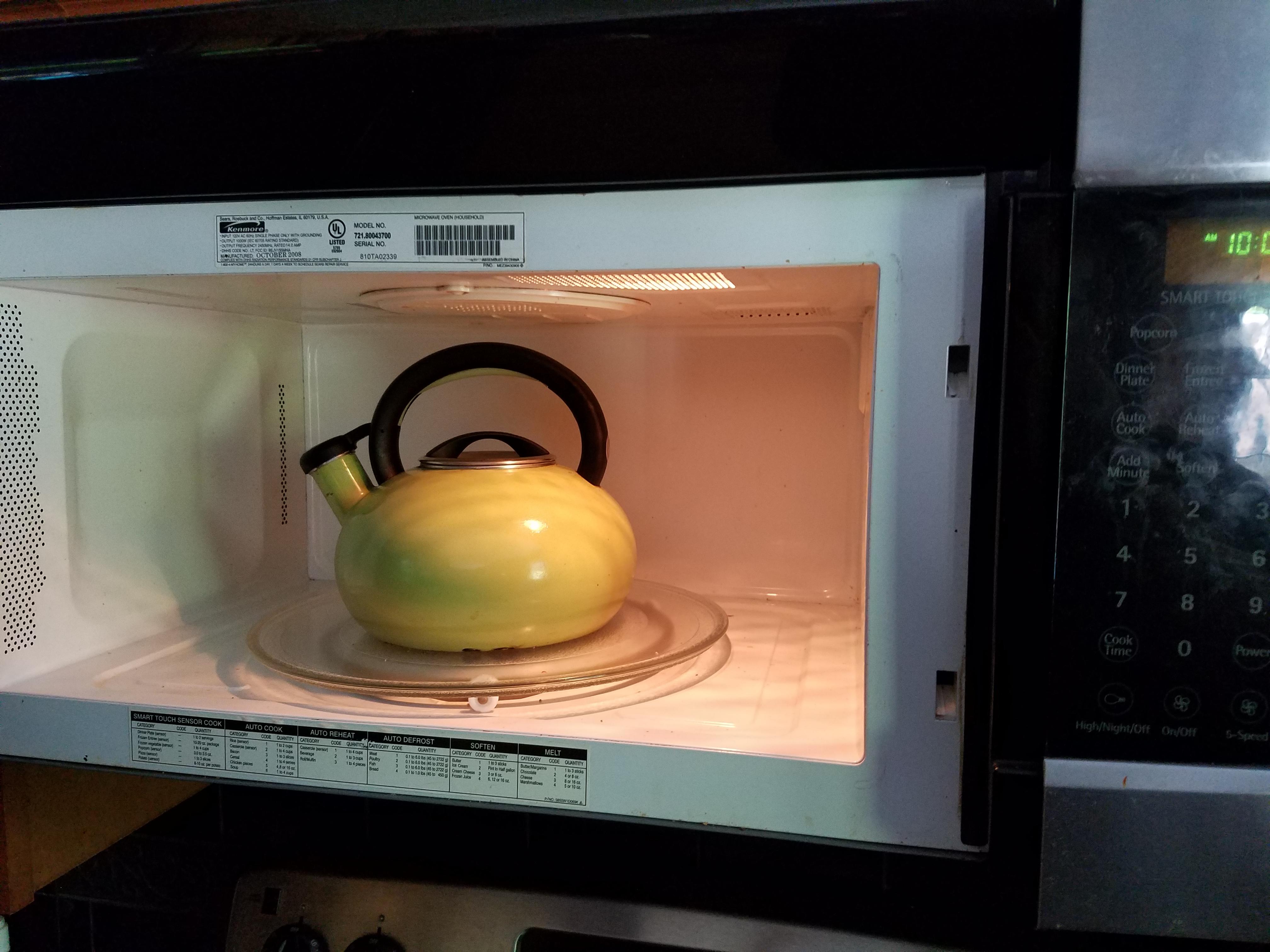 SLPT I discovered a faster way to heat water for tea. r/ShittyLifeProTips