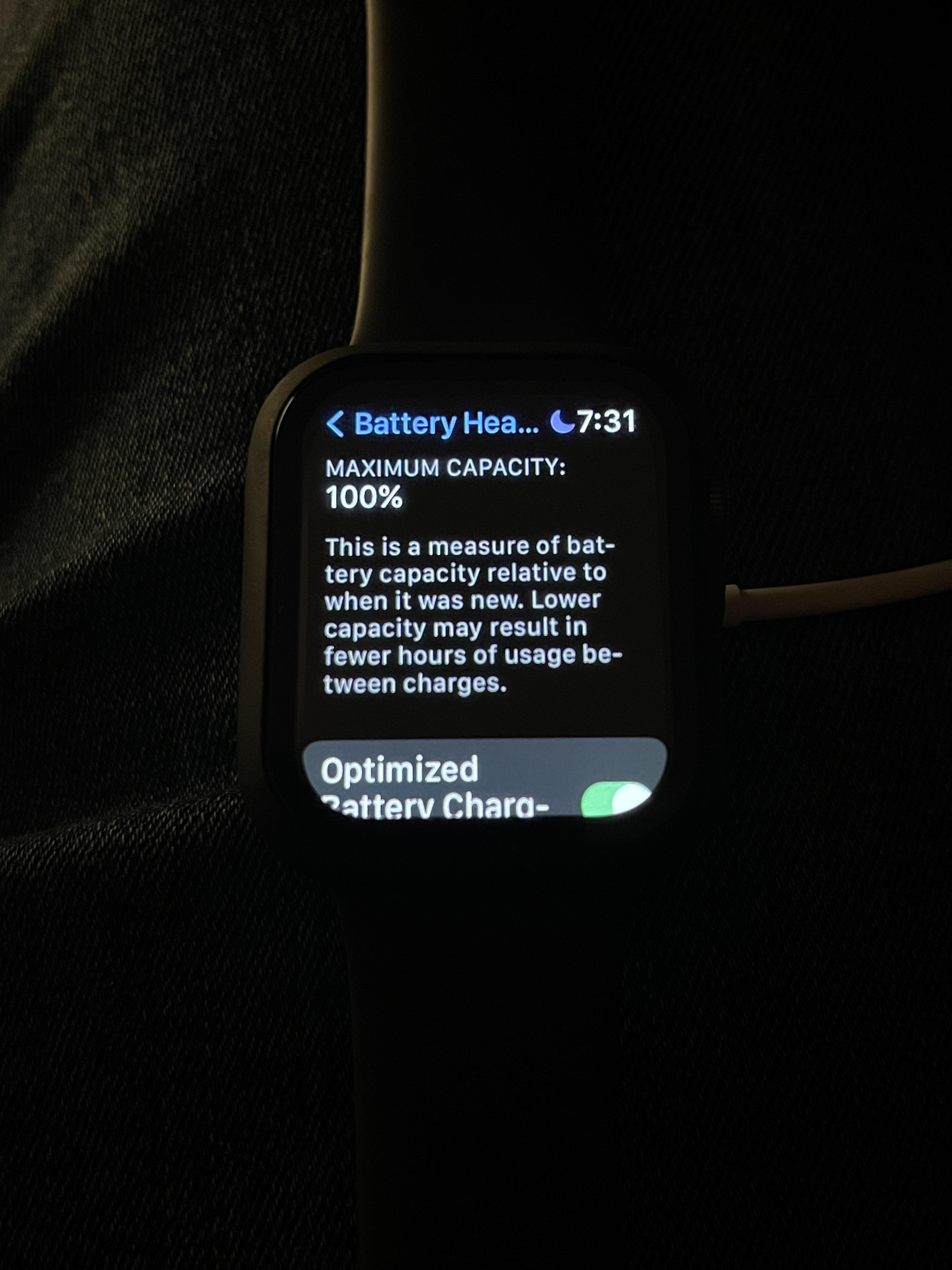 Apple Watch Series 4 still has 100 battery capacity 5 years later! r