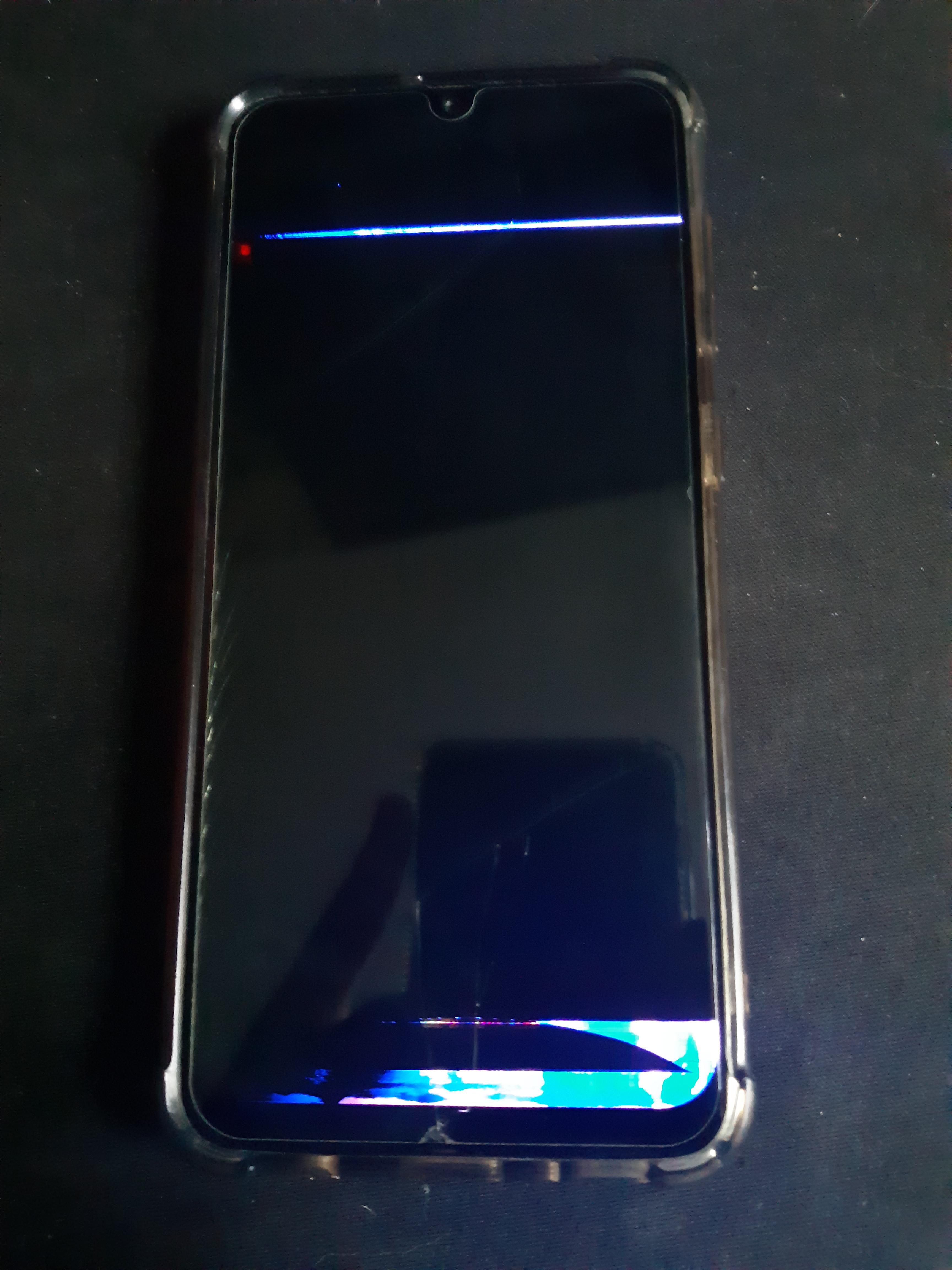 Don't throw phones ( r/hardwaregore