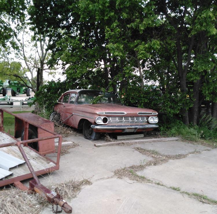 ‘59 Chevy, spotted in Beloit, KS in 2016 r/AbandonedPorn