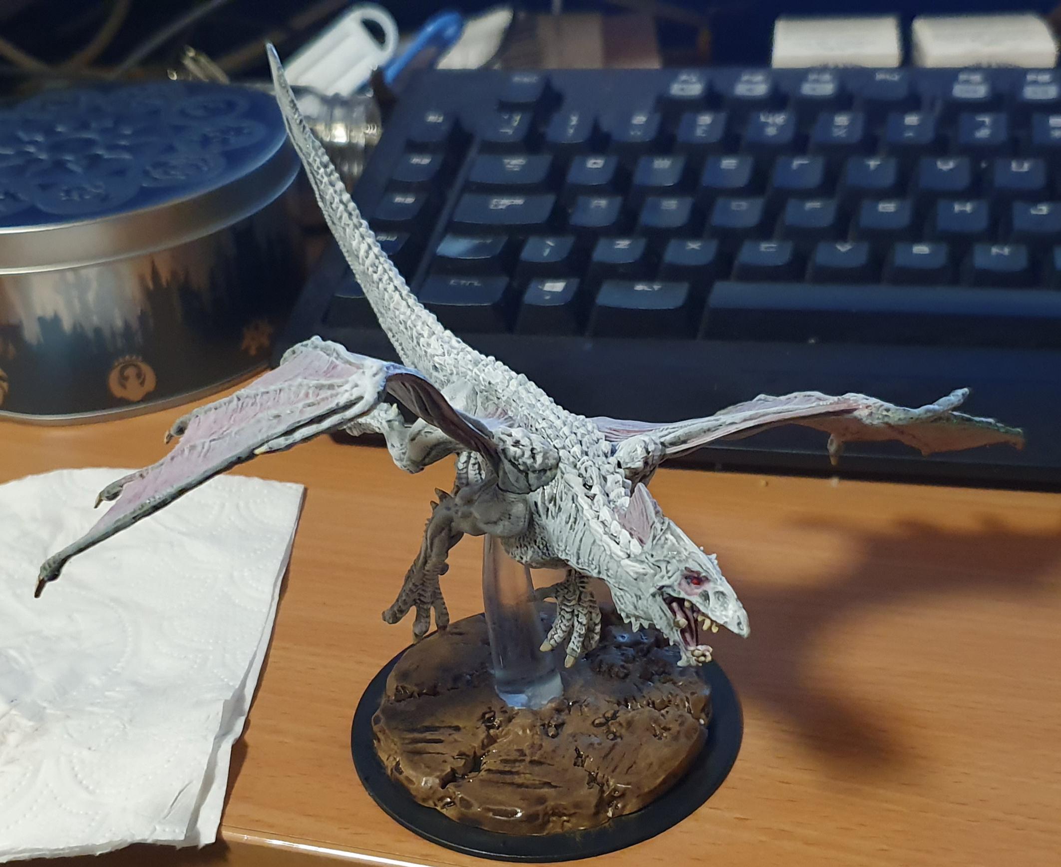 Young white dragon mini, finally painted r/DungeonsAndDragons