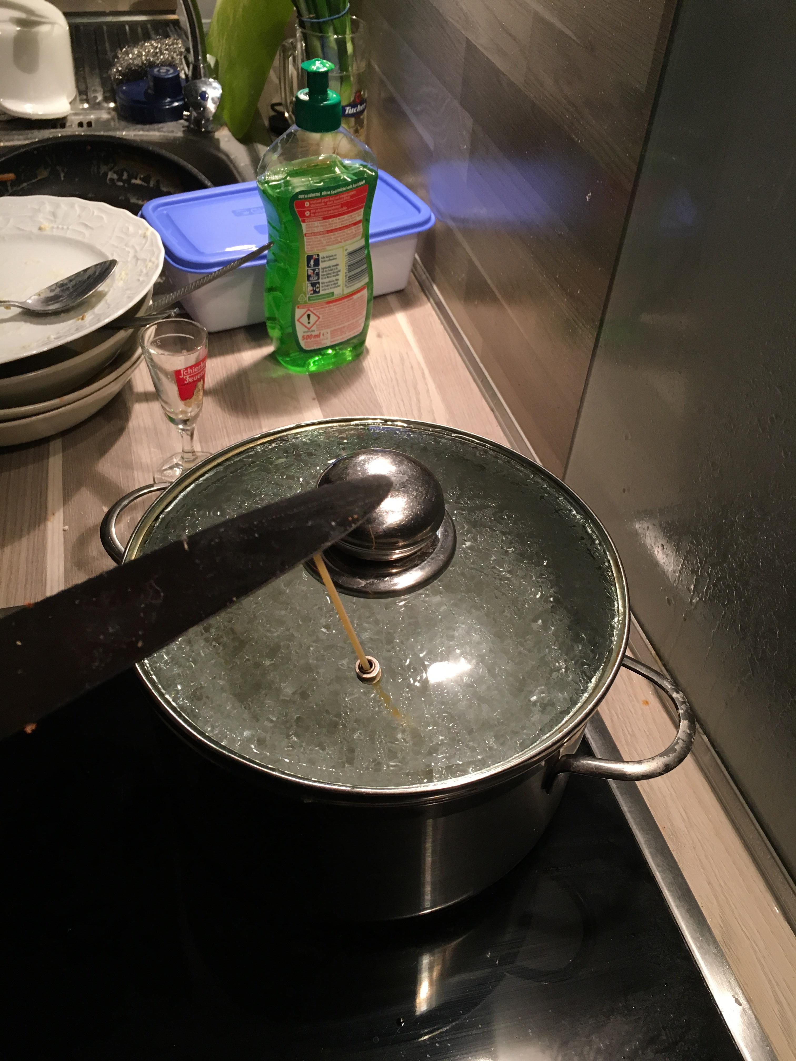 Are there any pots with bigger spaghetti fillinholes? Takes me almost