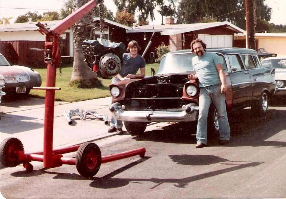 A street mechanic in California 1970s r/OldSchoolCool