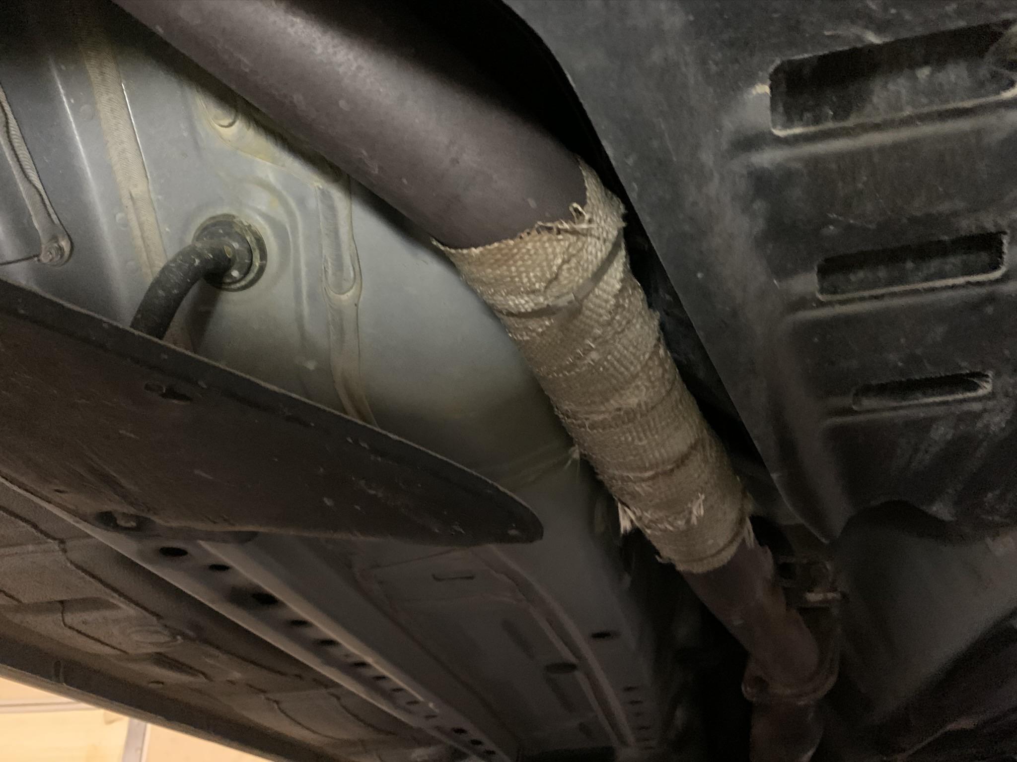 While I was under my car I noticed this. Is that a quick fix for an